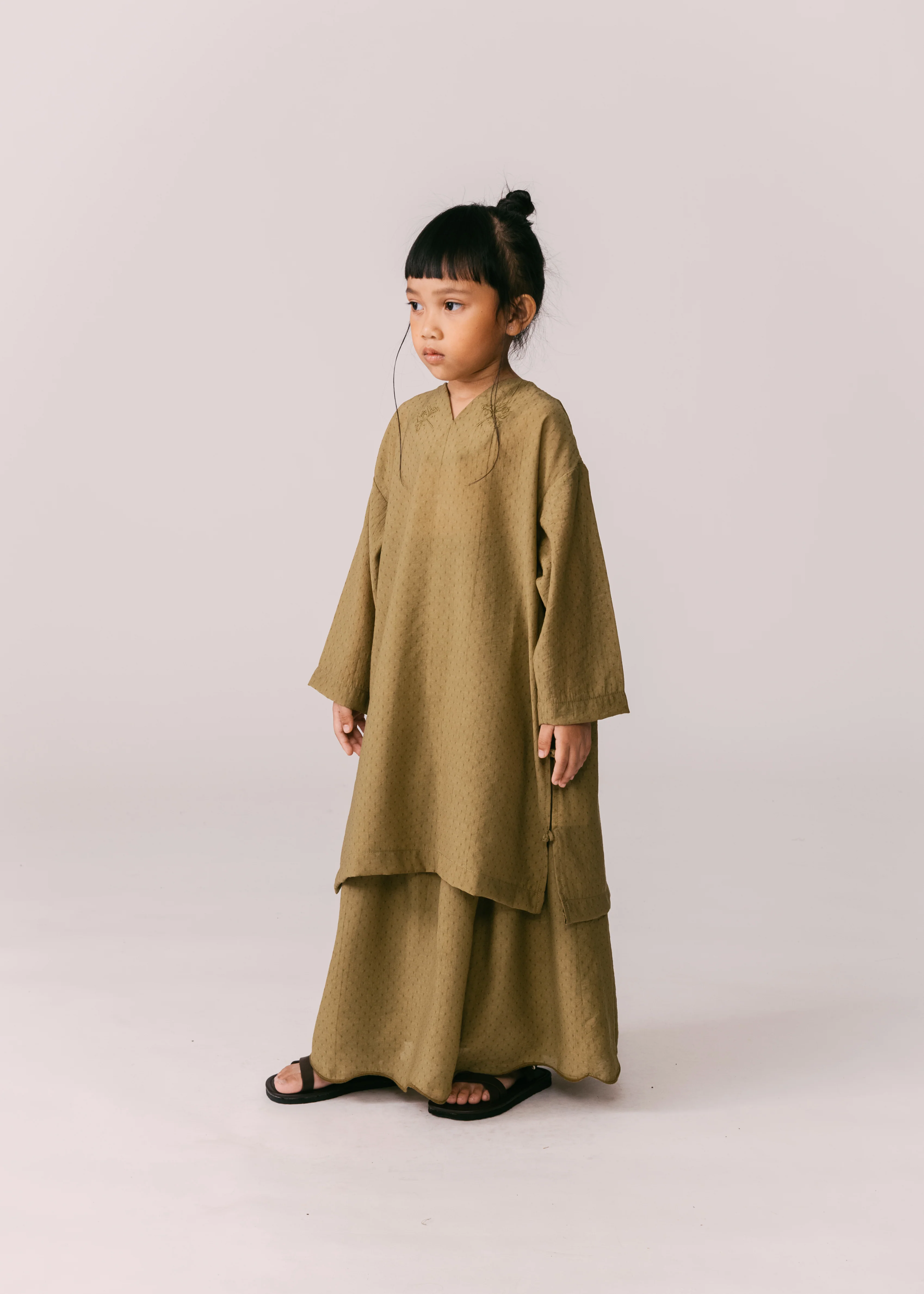 Kids: Terbit Gathered Skirt (Olive) - Image 3