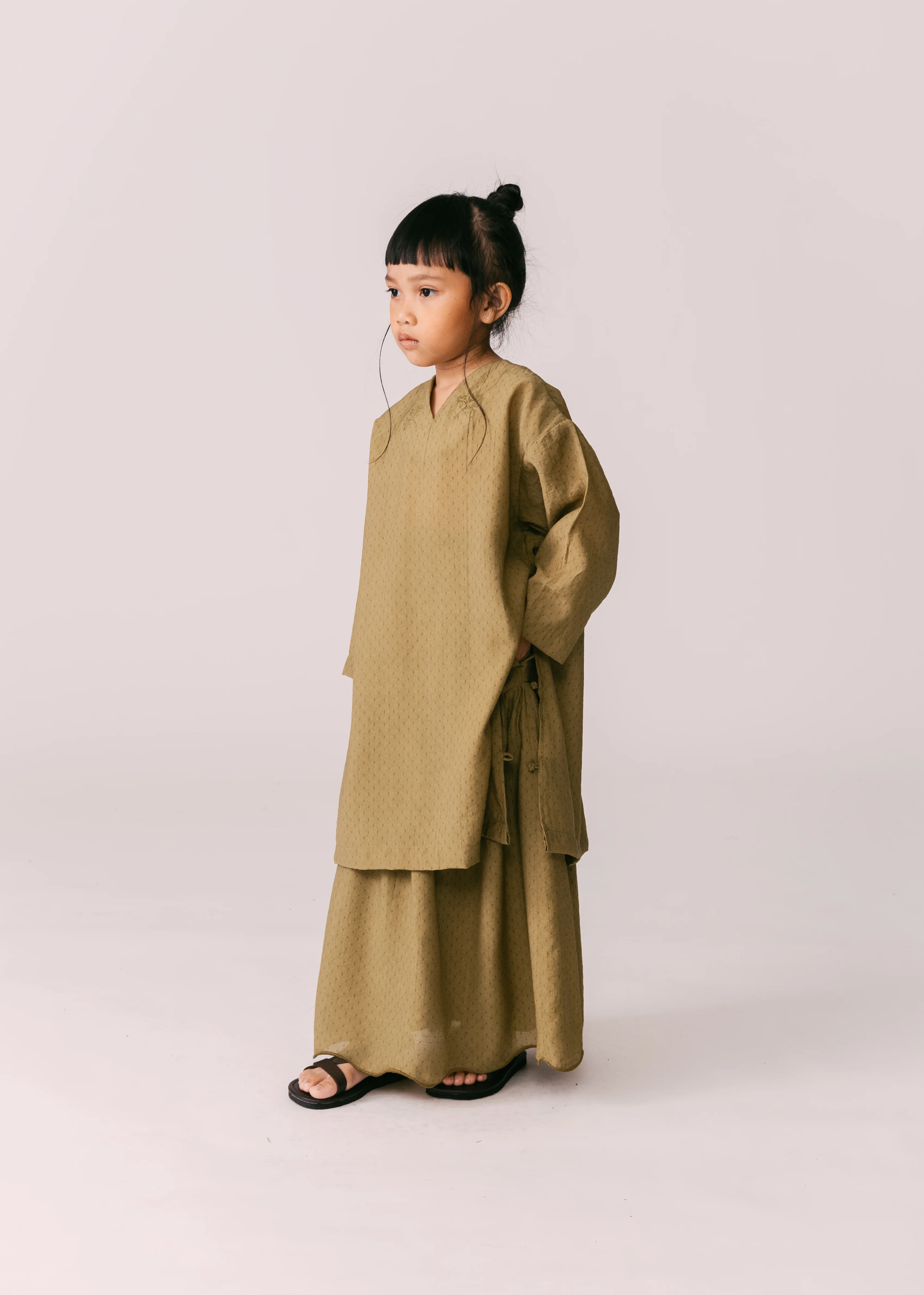 Kids: Terbit Kurung Top (Olive) - Image 4
