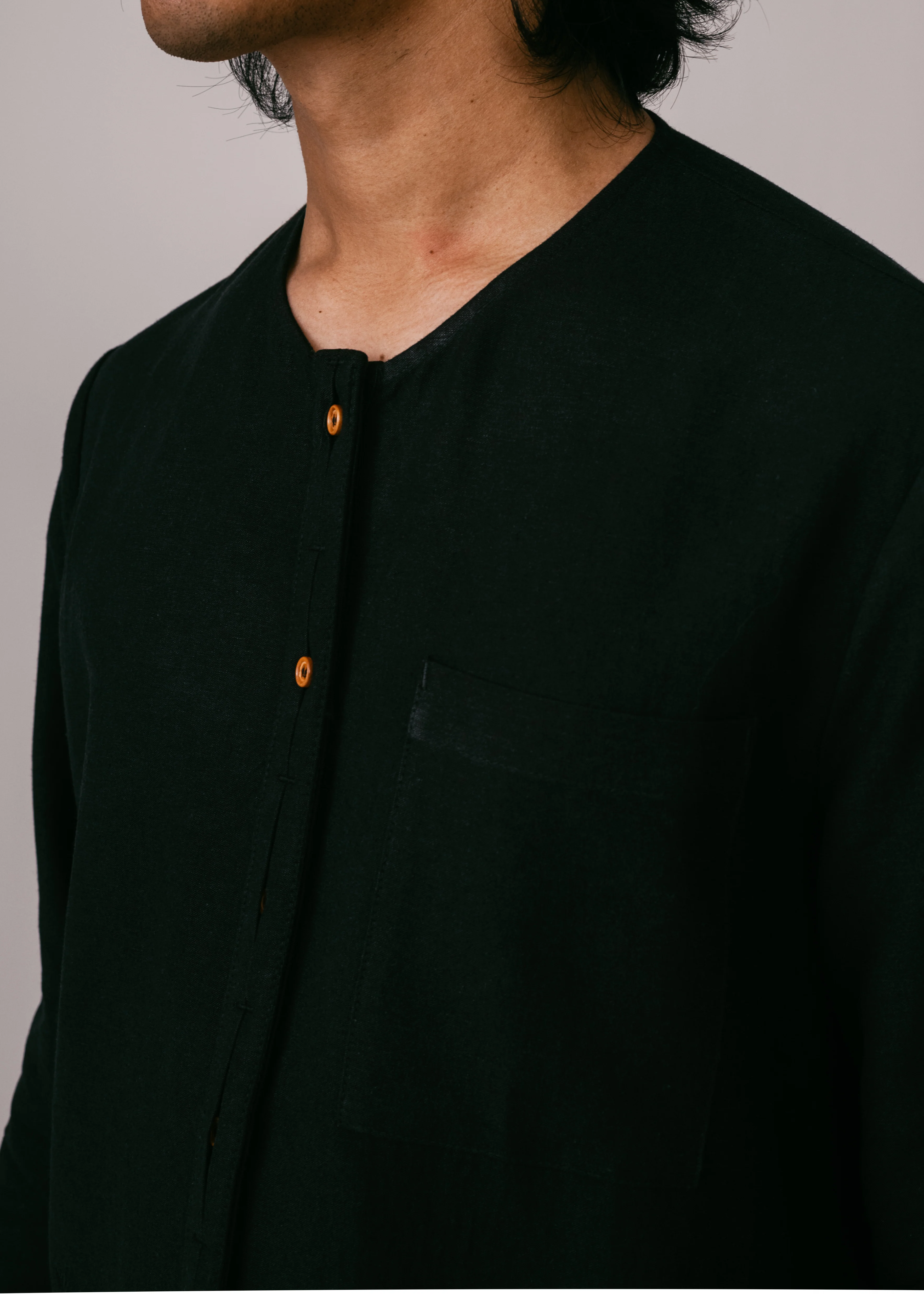 Unisex: Hening Buttoned Top (Black) - Image 2