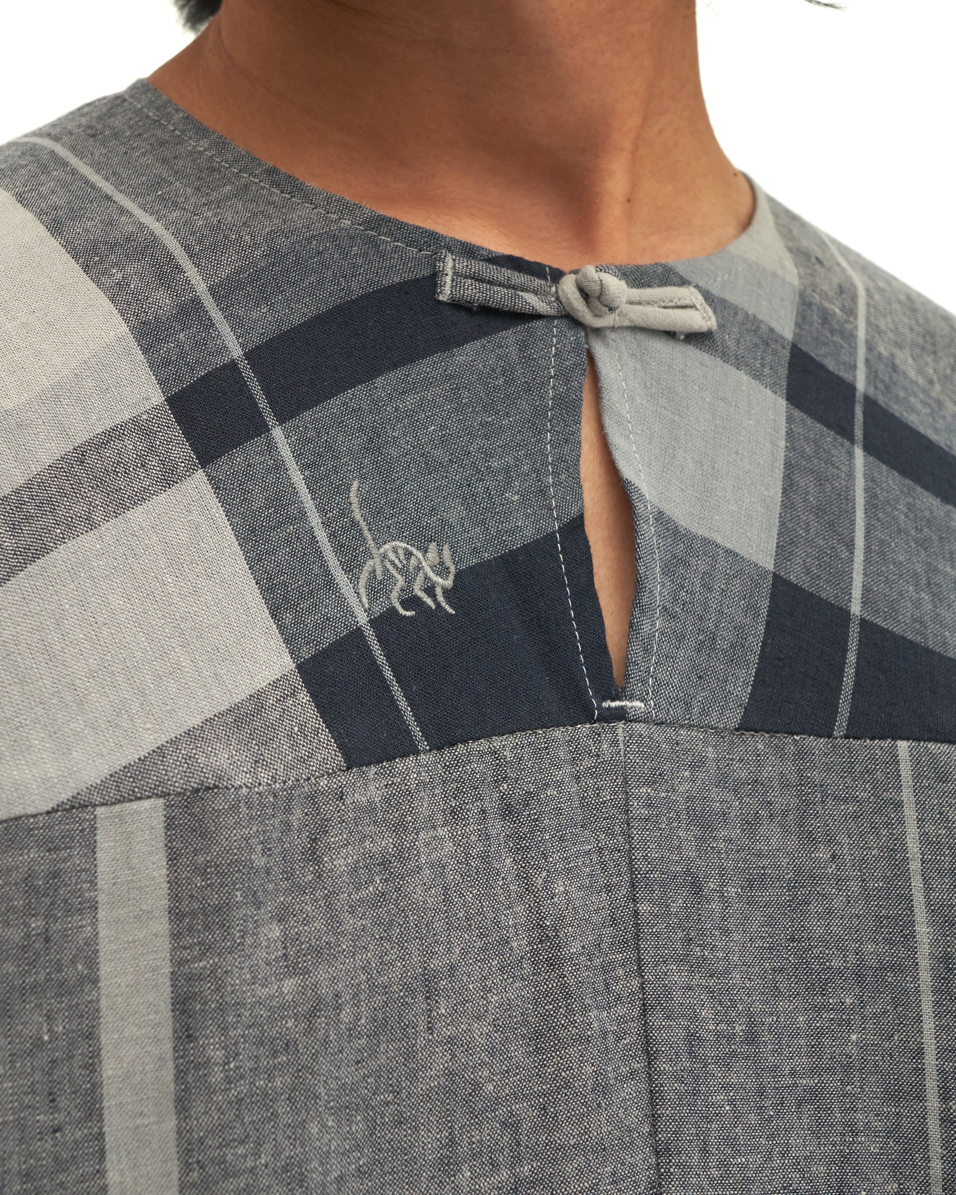 Men: Kongsi Keyhole Top (Blue Plaid)