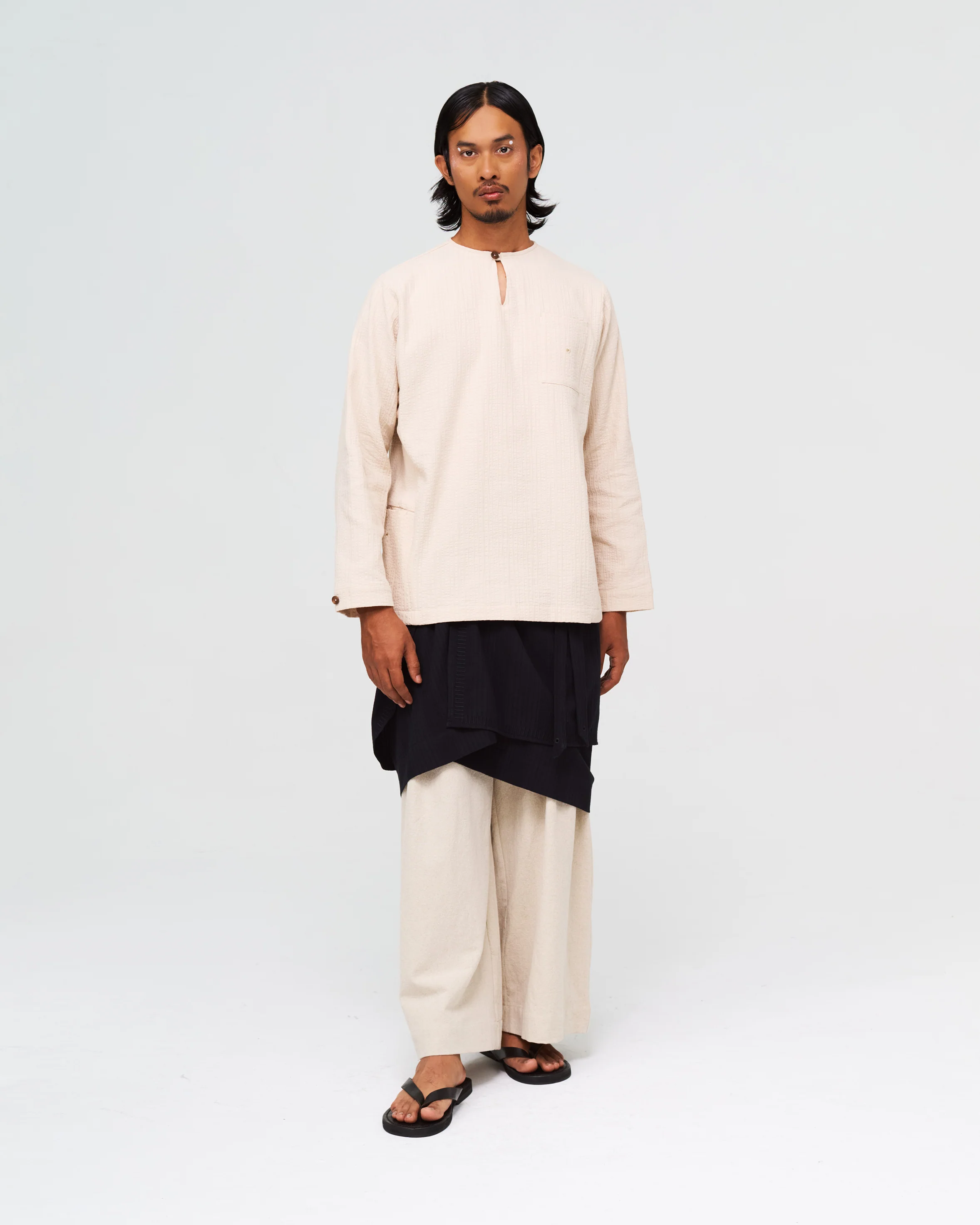 Men: Roti Canai Keyhole Top (Tepung) - Image 6