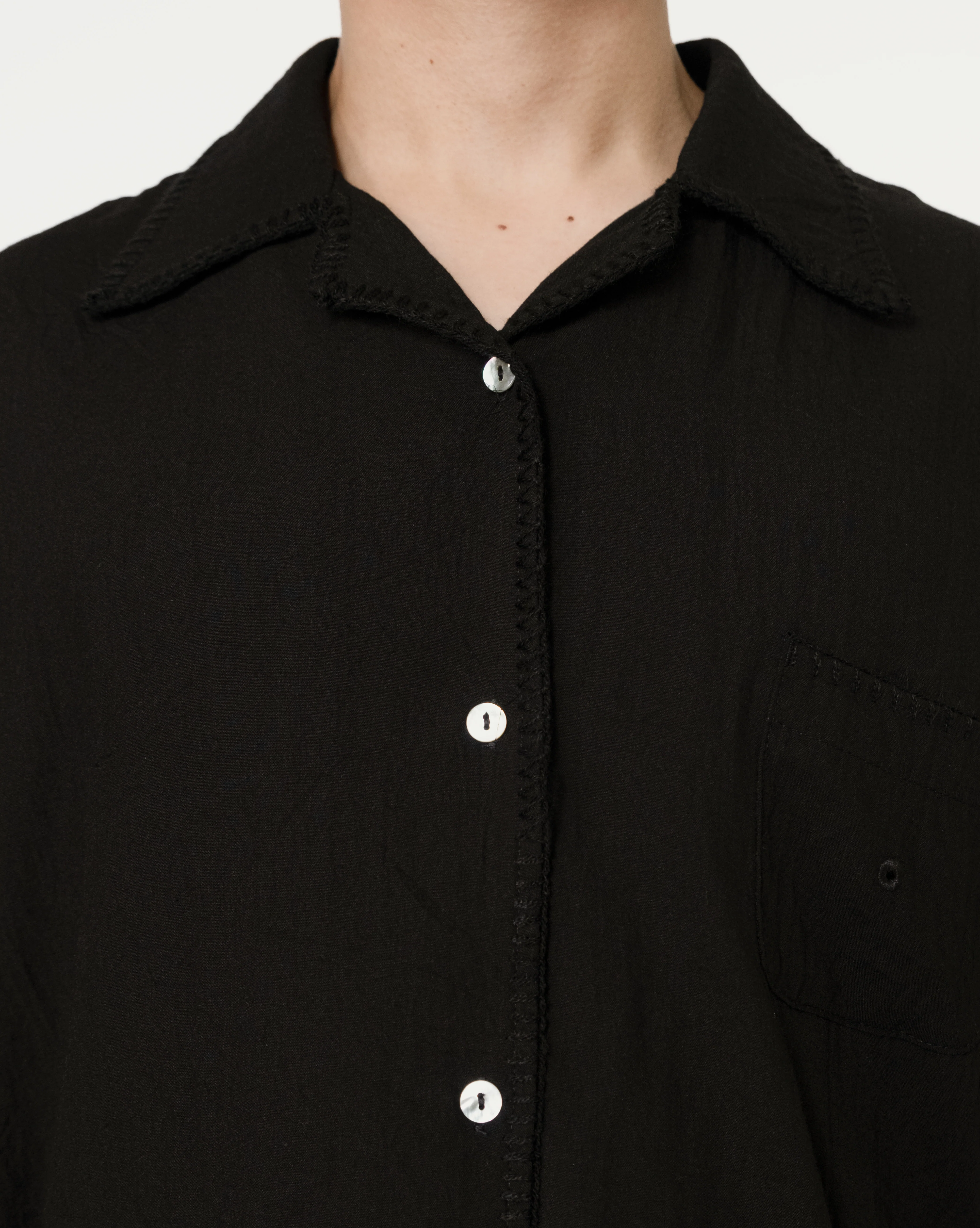 Unisex: Present Blanket Shirt (Black) - Image 7