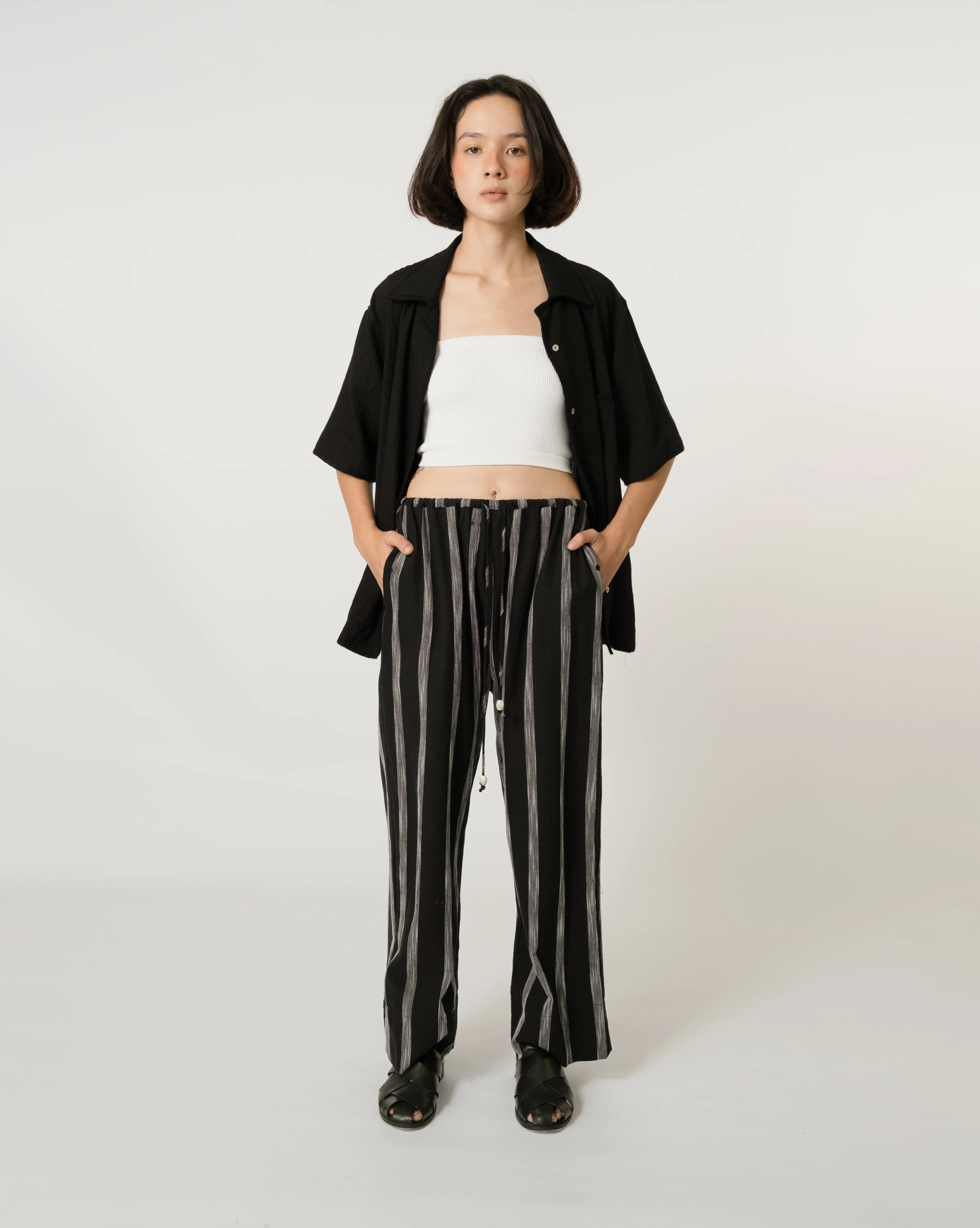 Unisex: Present Blanket Shirt (Black) - Image 9