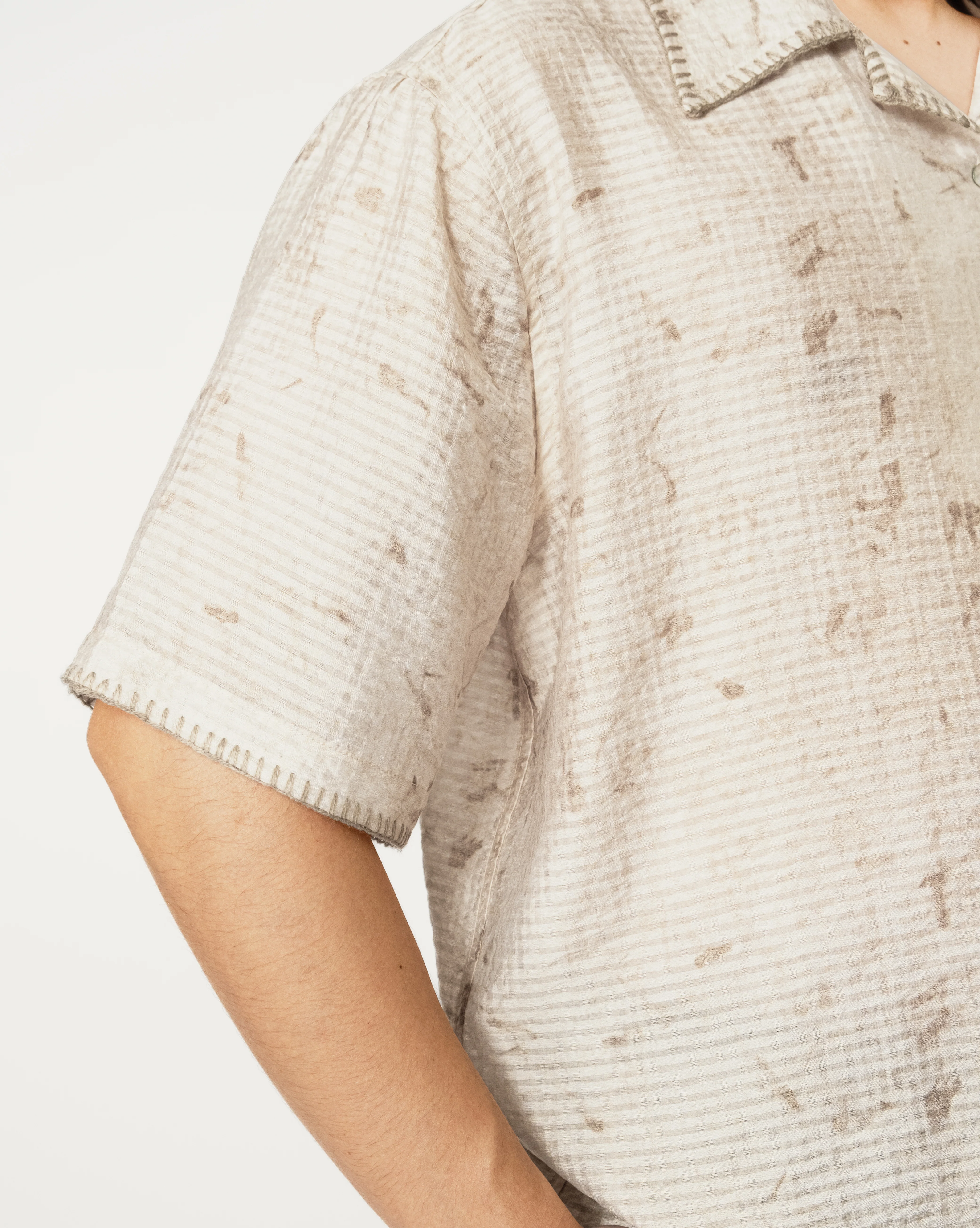Unisex: Present Blanket Shirt (Taupe Grey) - Image 3