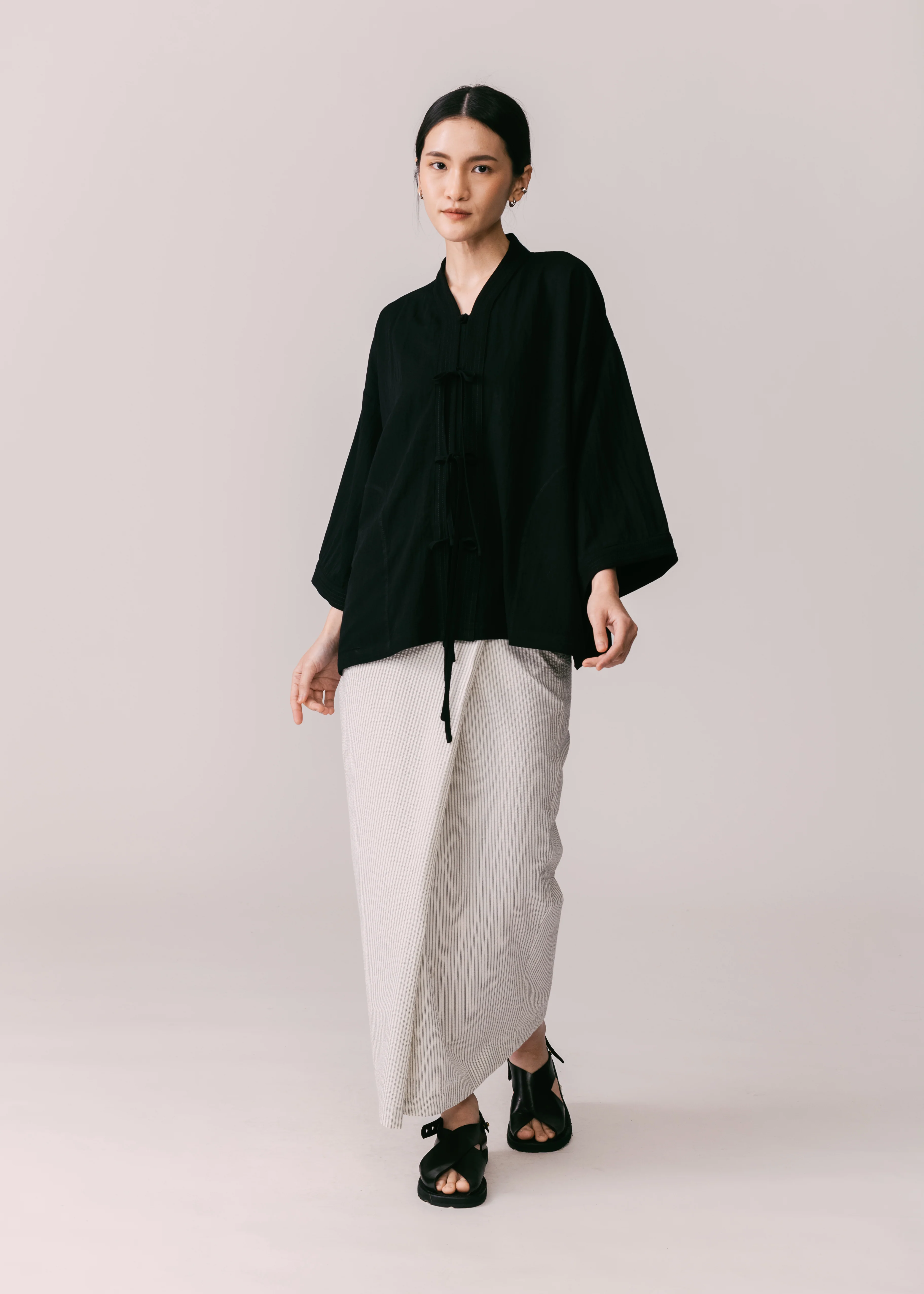 Unisex: Ria Loose Kedah Top (Black)