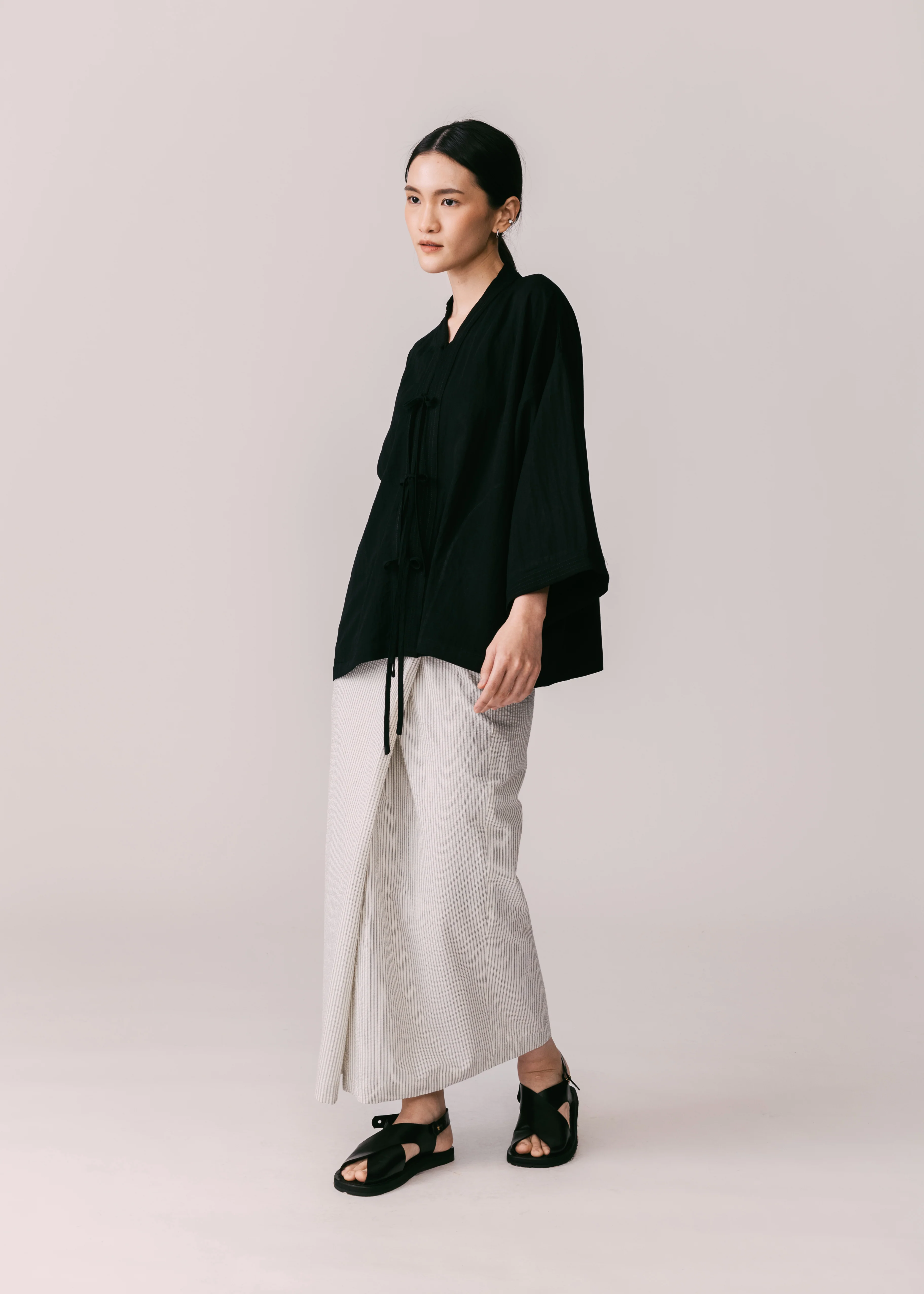 Unisex: Ria Loose Kedah Top (Black) - Image 4