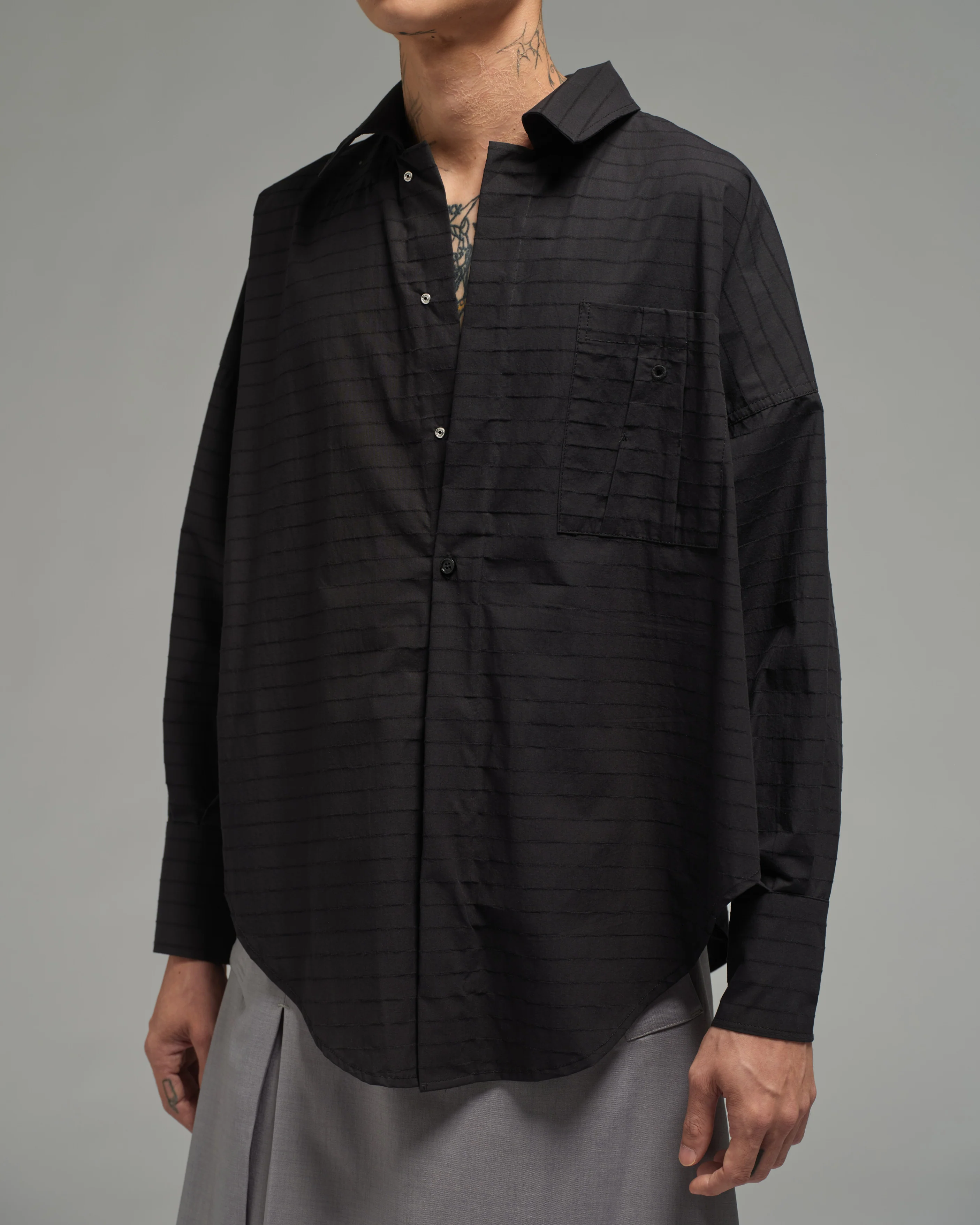 Unisex: Batwing Shirt (Black)