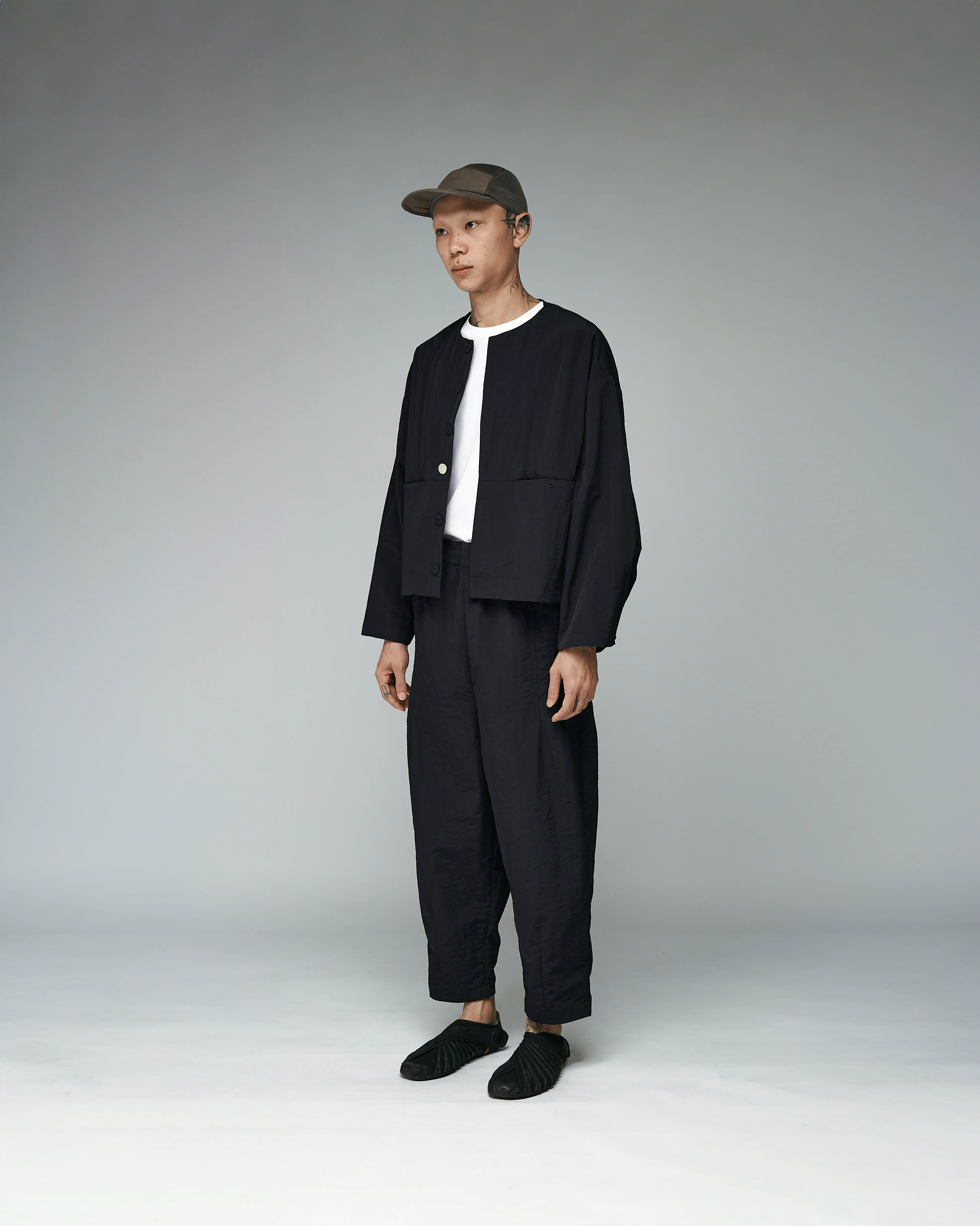 Unisex: The Cropped Jacket (Black)