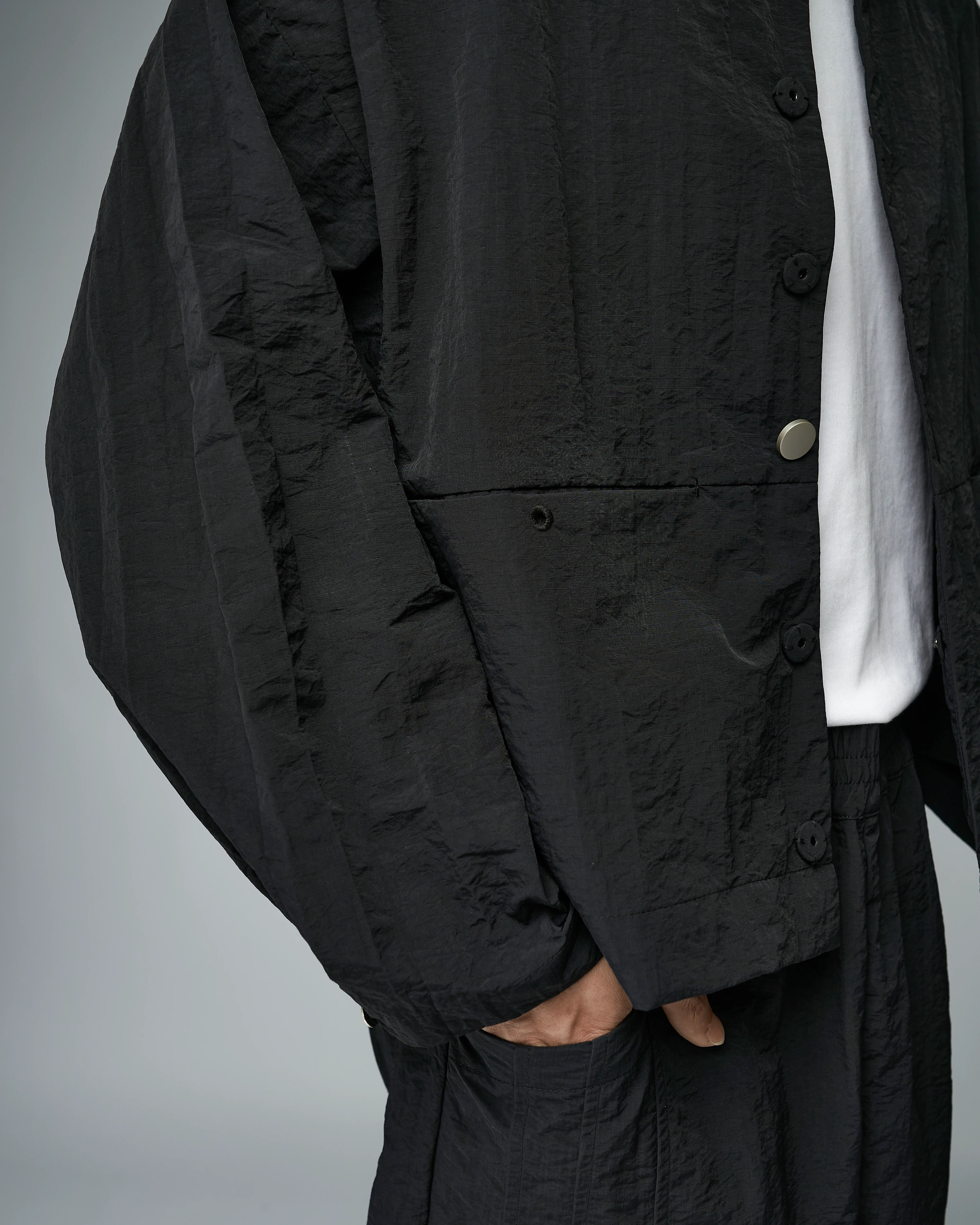 Unisex: The Cropped Jacket (Black) - Image 6