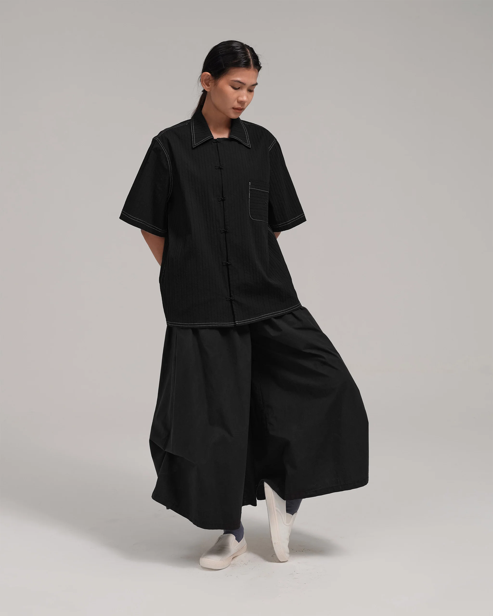 Unisex: The Shirt (Black) - Image 7