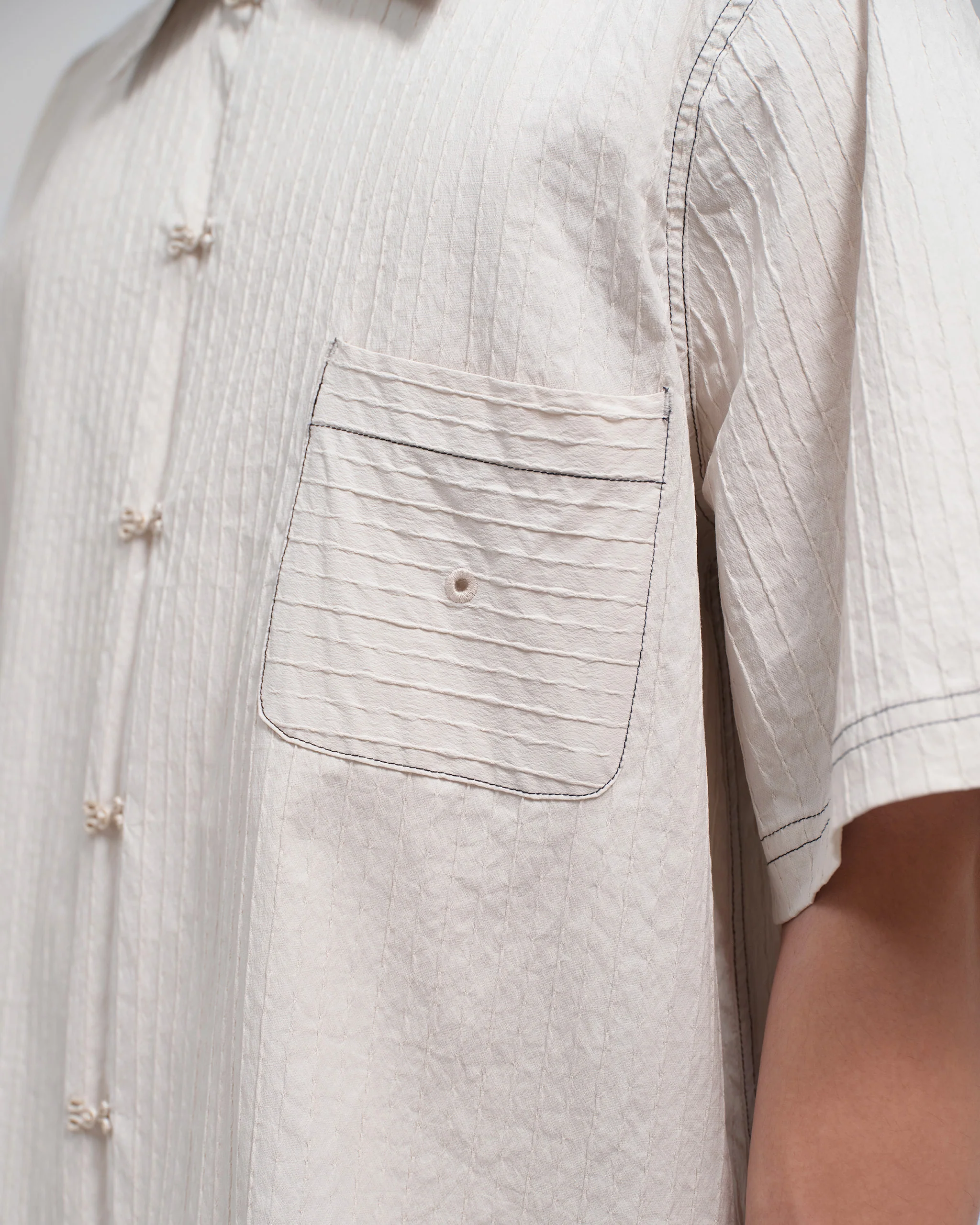 Unisex: The Shirt (Light Grey) - Image 4