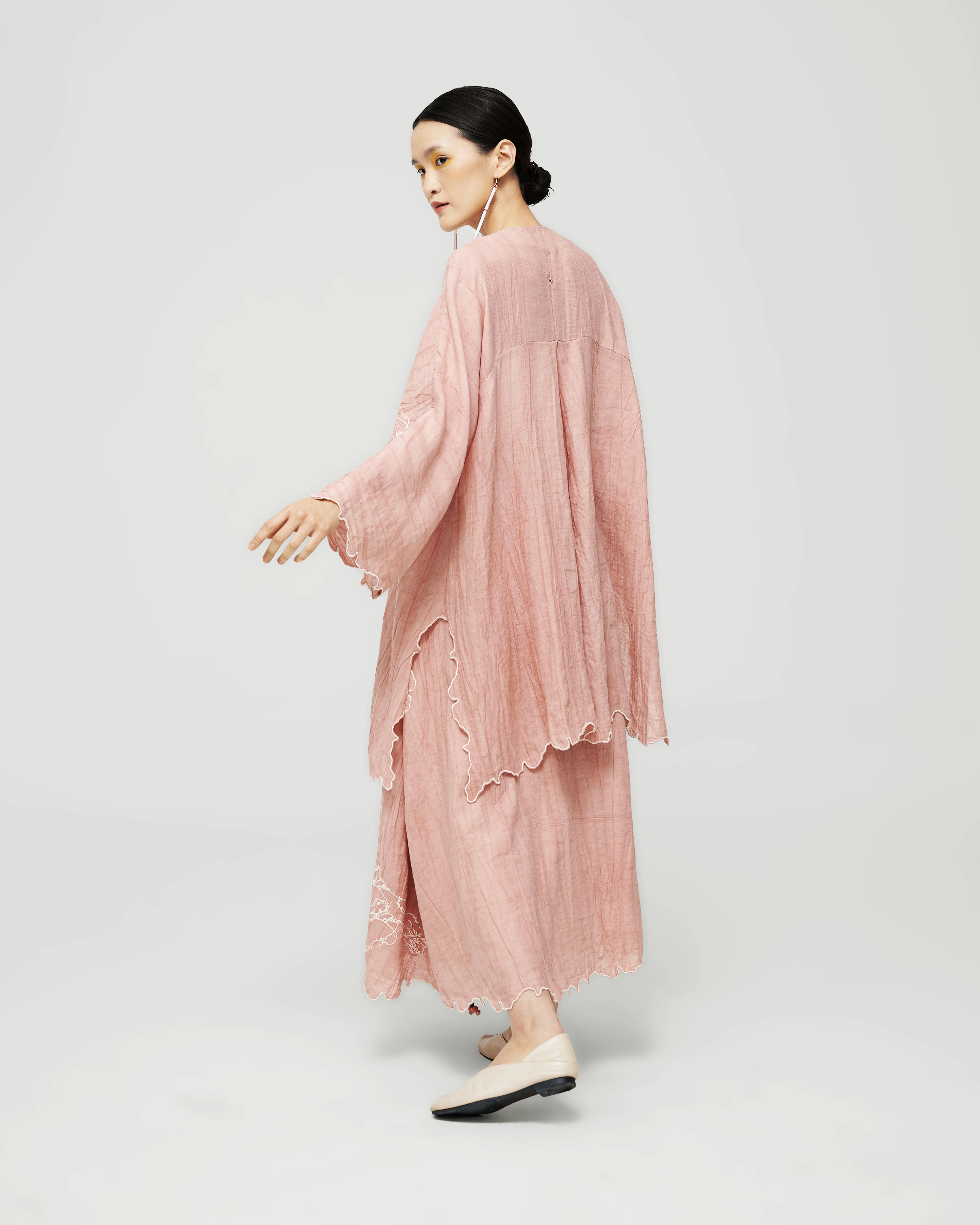Women: Air Ikat Tepi Kurung Top (Bandung) - Image 8