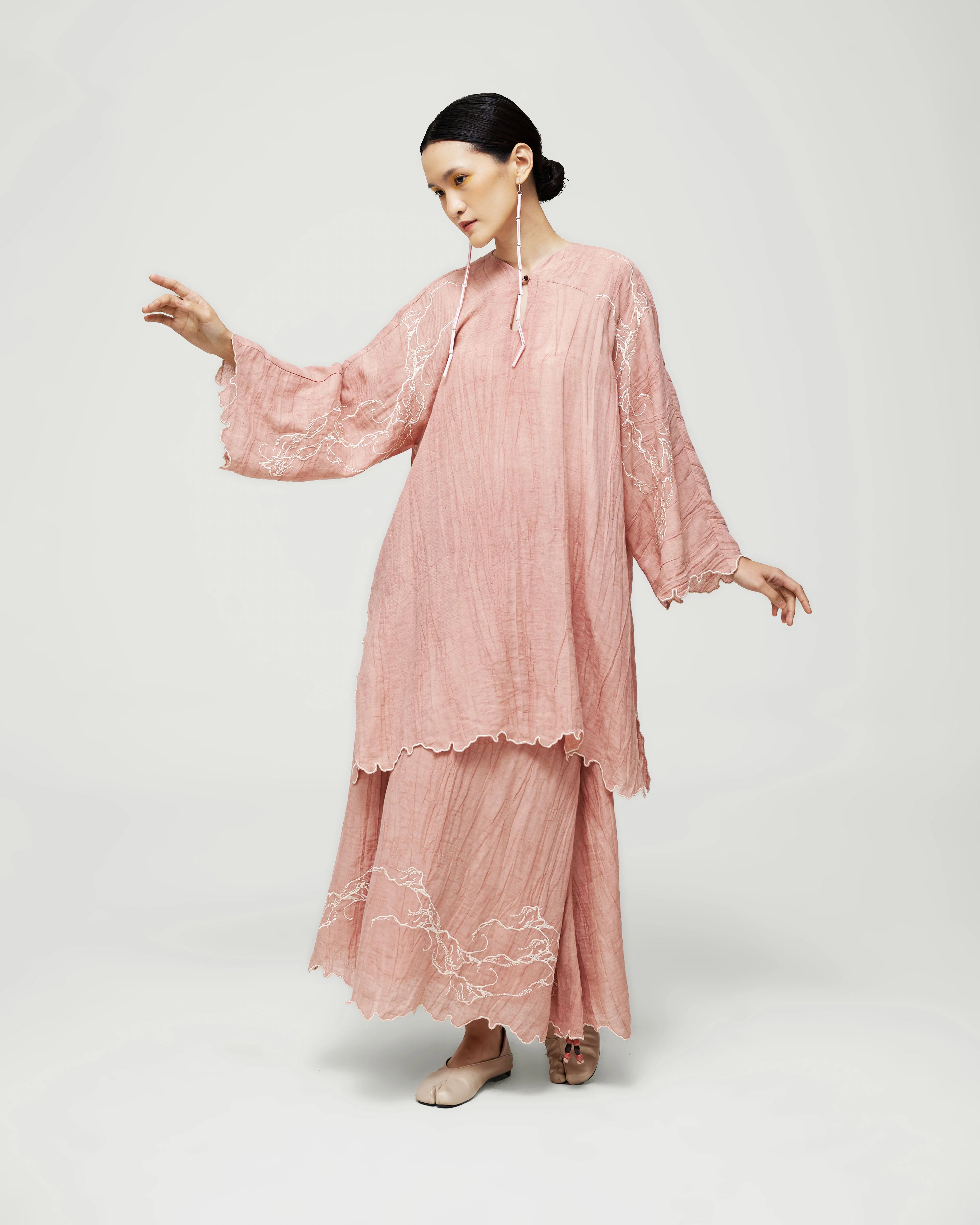 Women: Air Ikat Tepi Kurung Top (Bandung) - Image 9