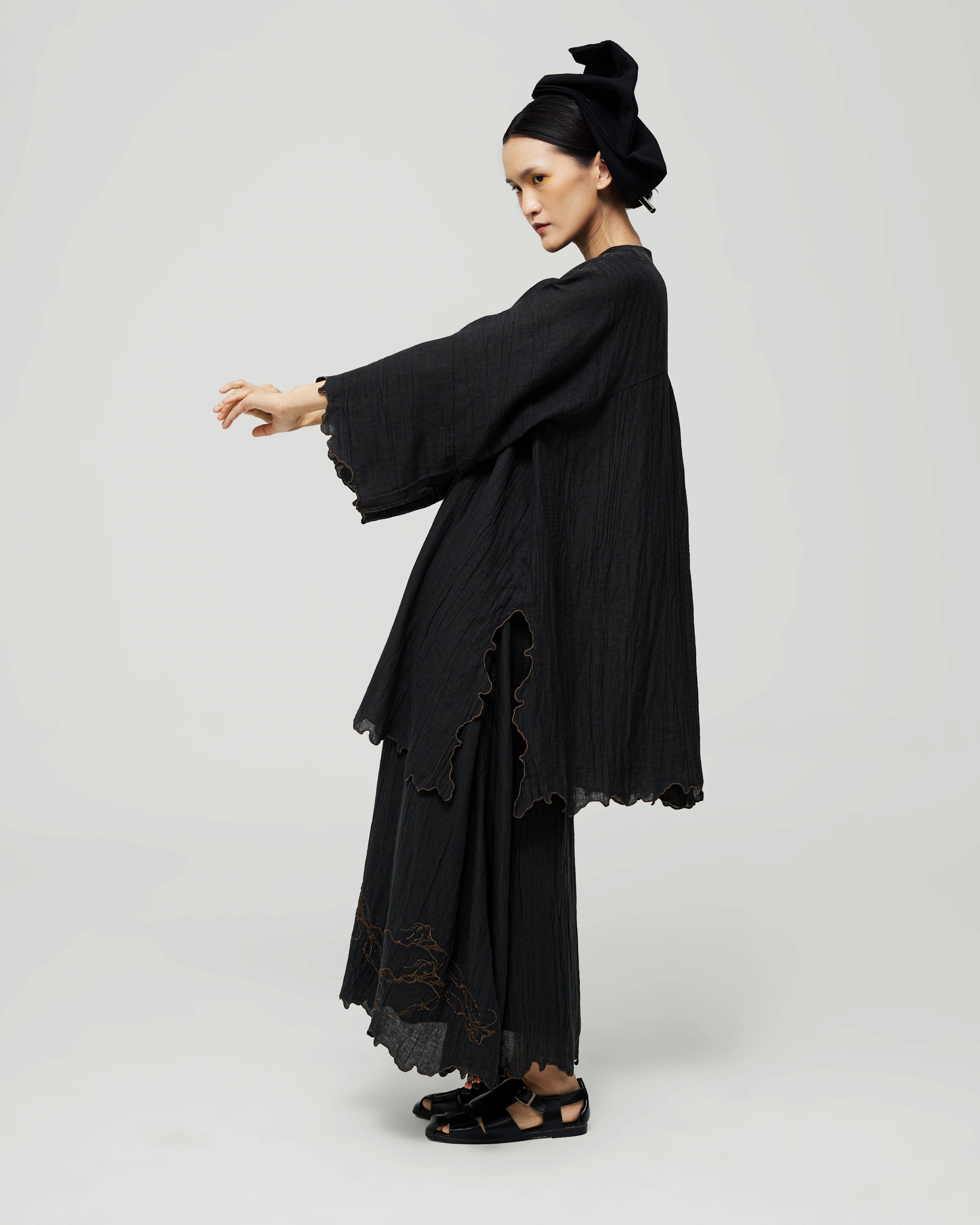 Women: Air Ikat Tepi Kurung Top (Kopi) - Image 6