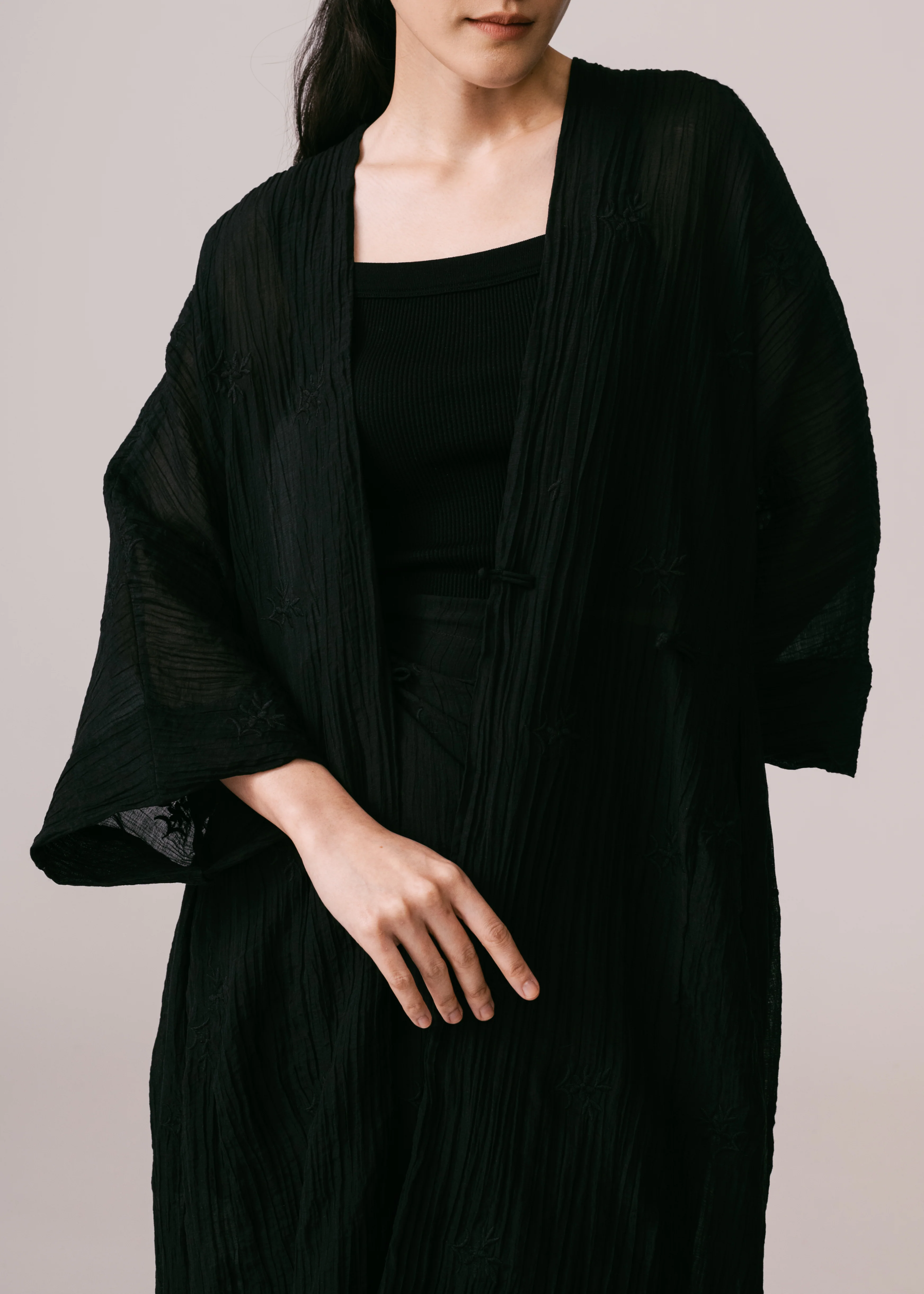 Women: Cambah Pleated Outer (Black) - Image 4