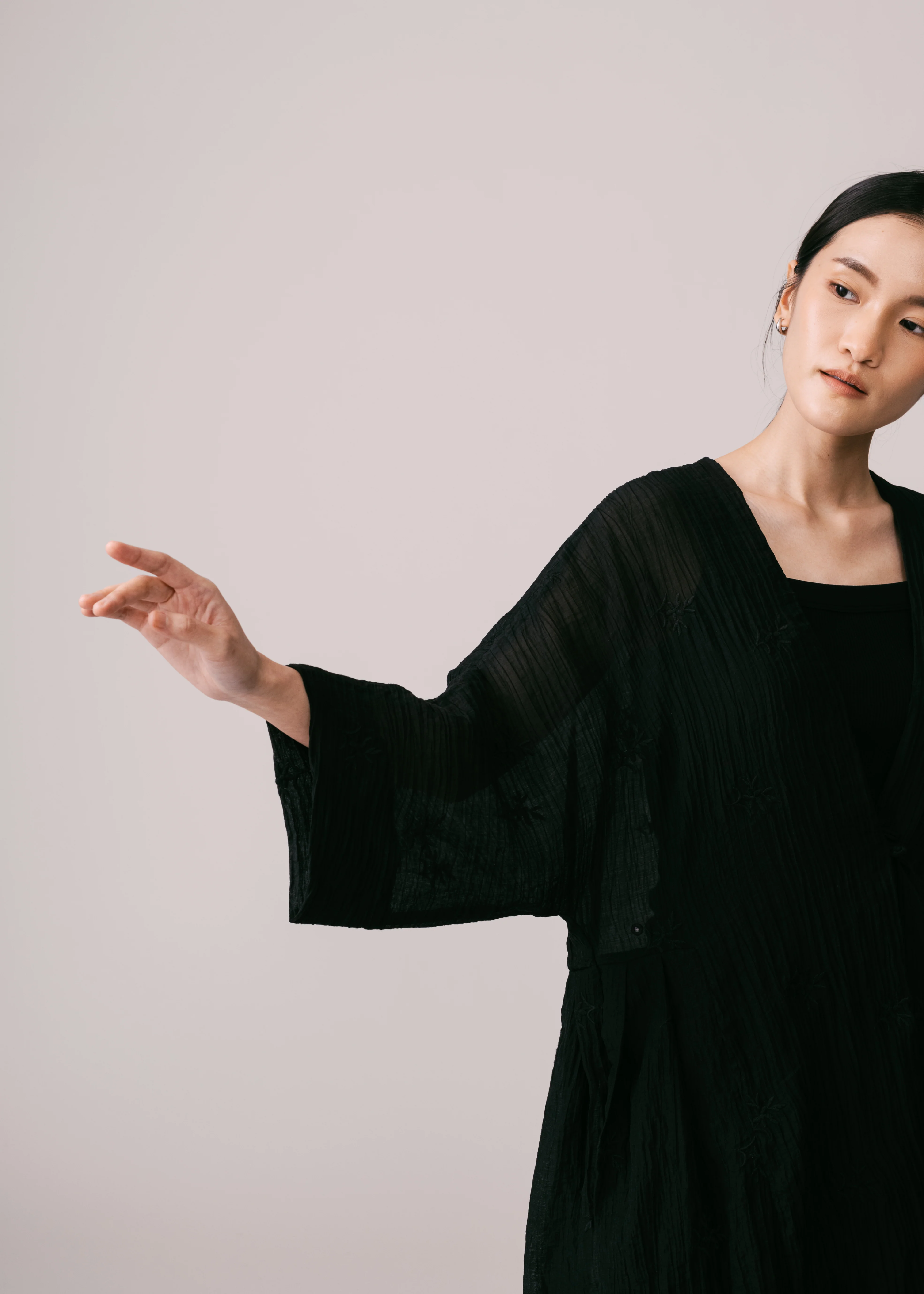 Women: Cambah Pleated Outer (Black) - Image 5