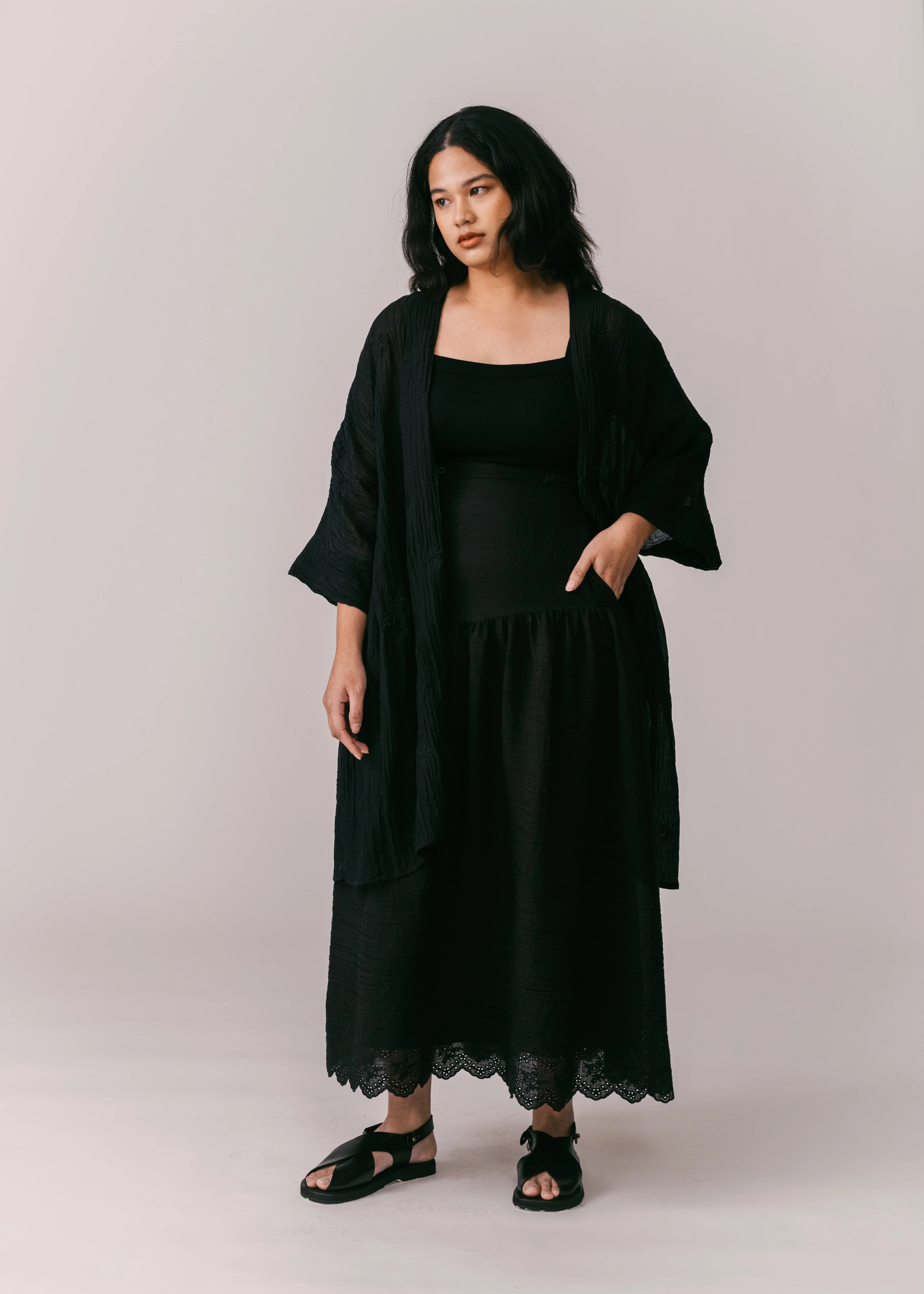 Women: Cambah Pleated Outer (Black) - Image 9