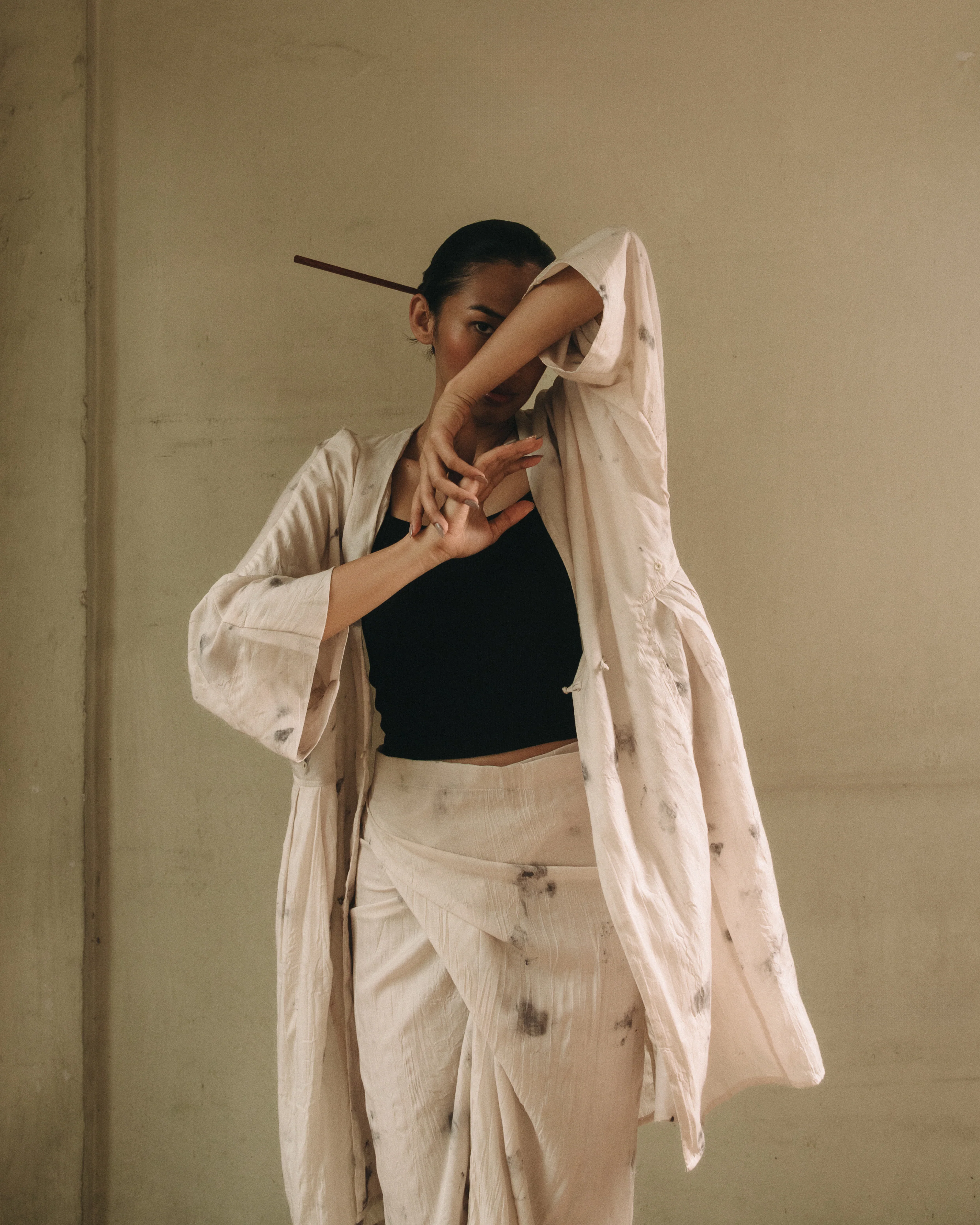 Women: Cambah Pleated Outer (Grey Tie Dye) - Image 10