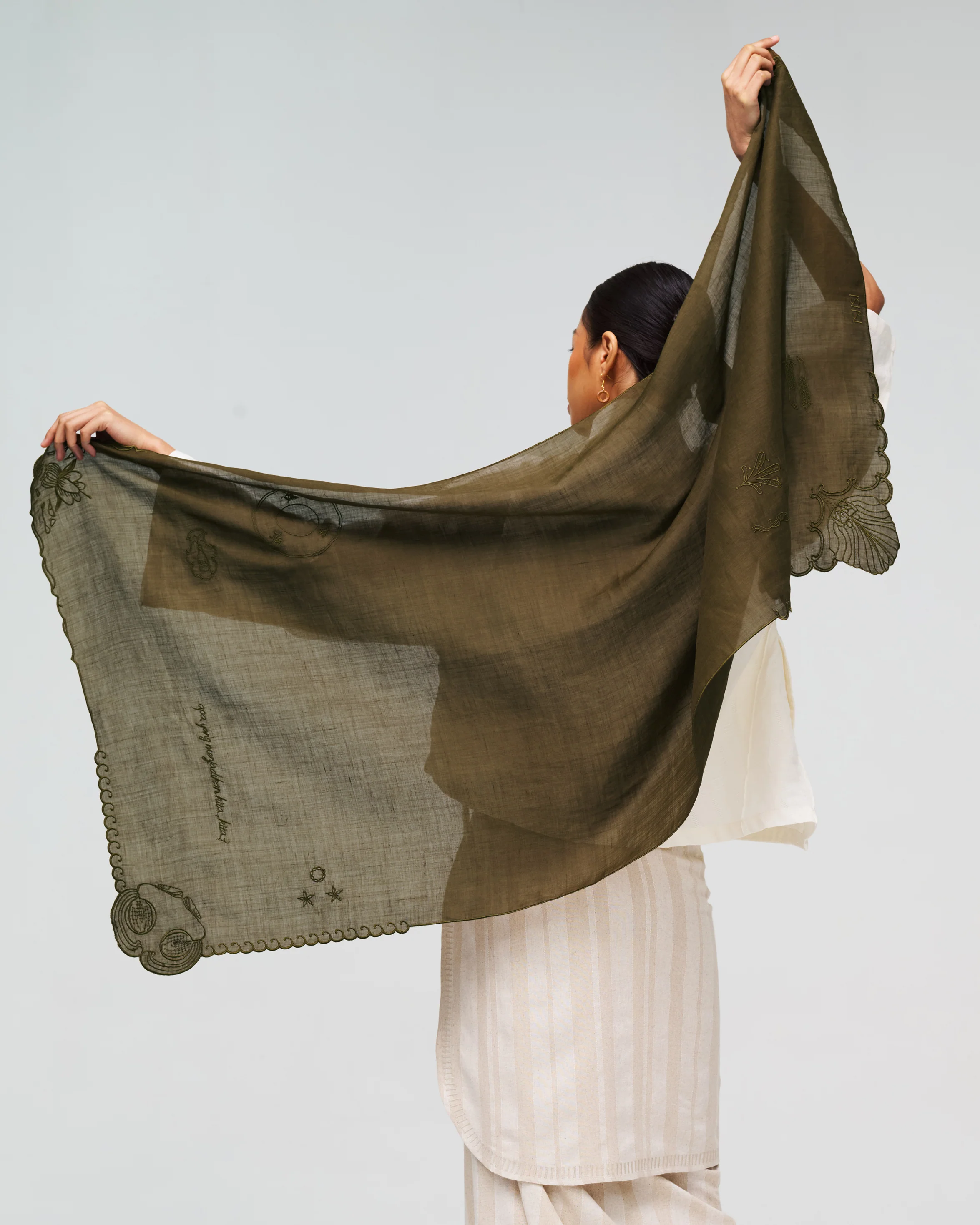 Women: Long Saprah Shawl (Daun Pisang) - Image 4
