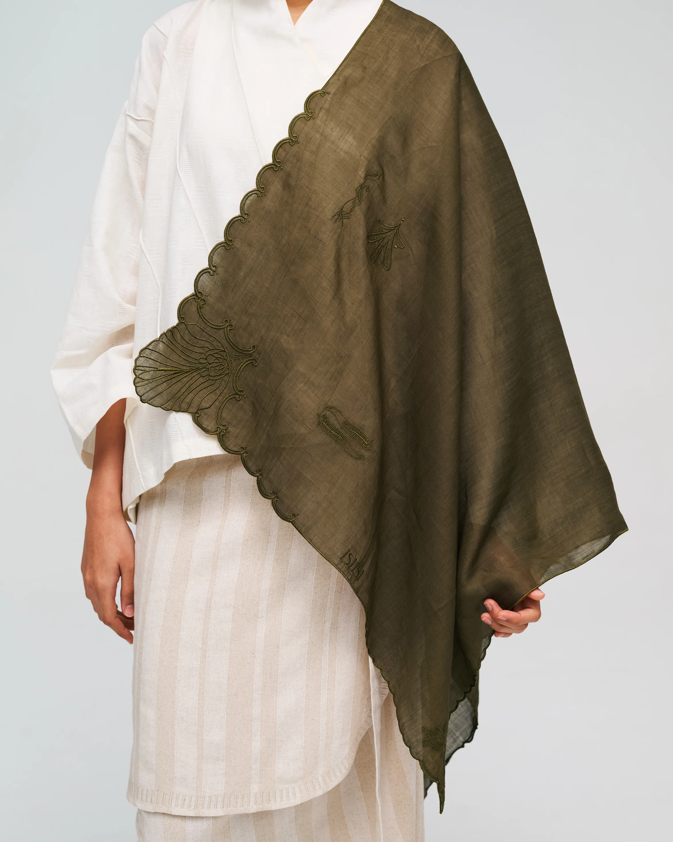 Women: Long Saprah Shawl (Daun Pisang) - Image 5