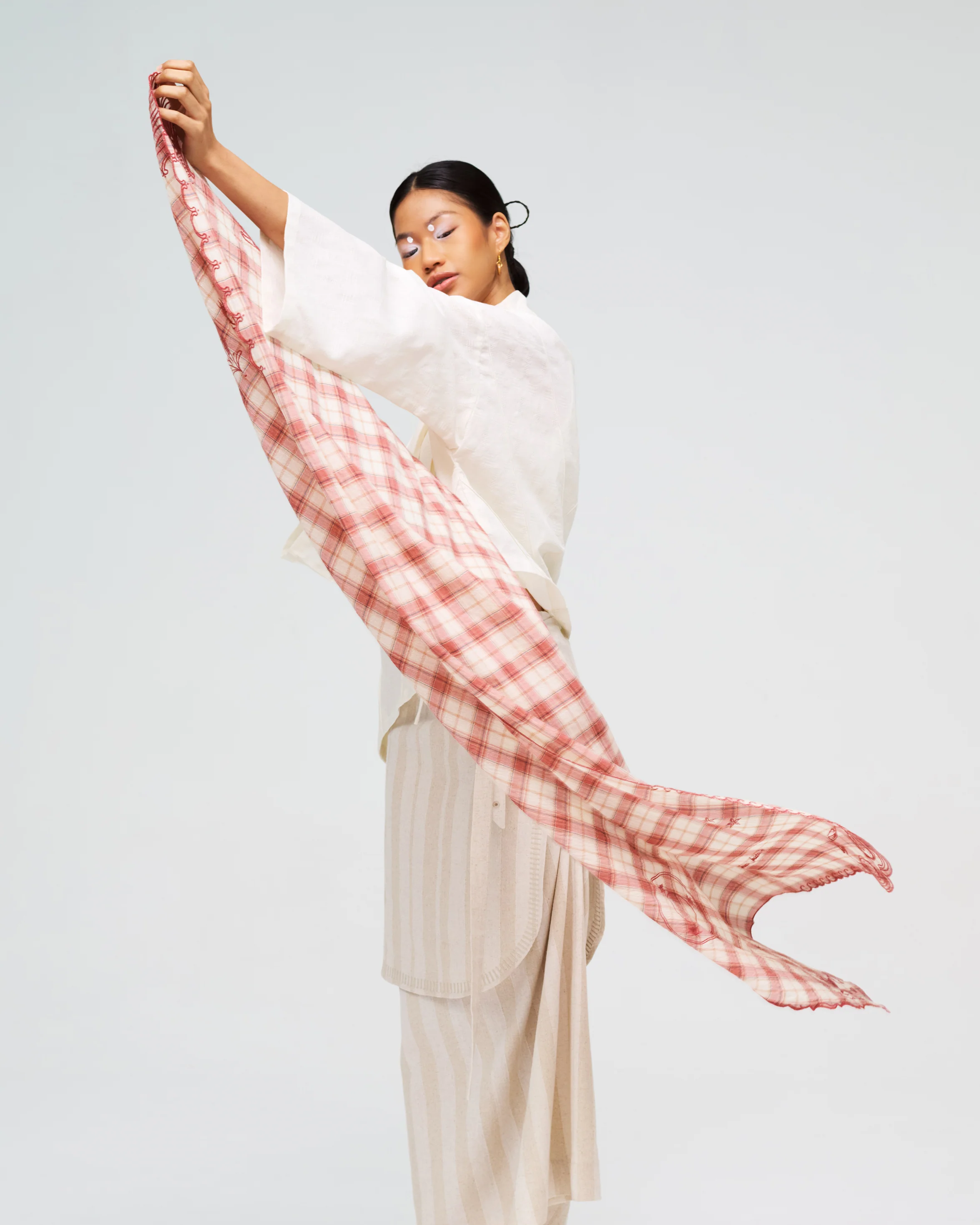 Women: Long Saprah Shawl (Sambal)