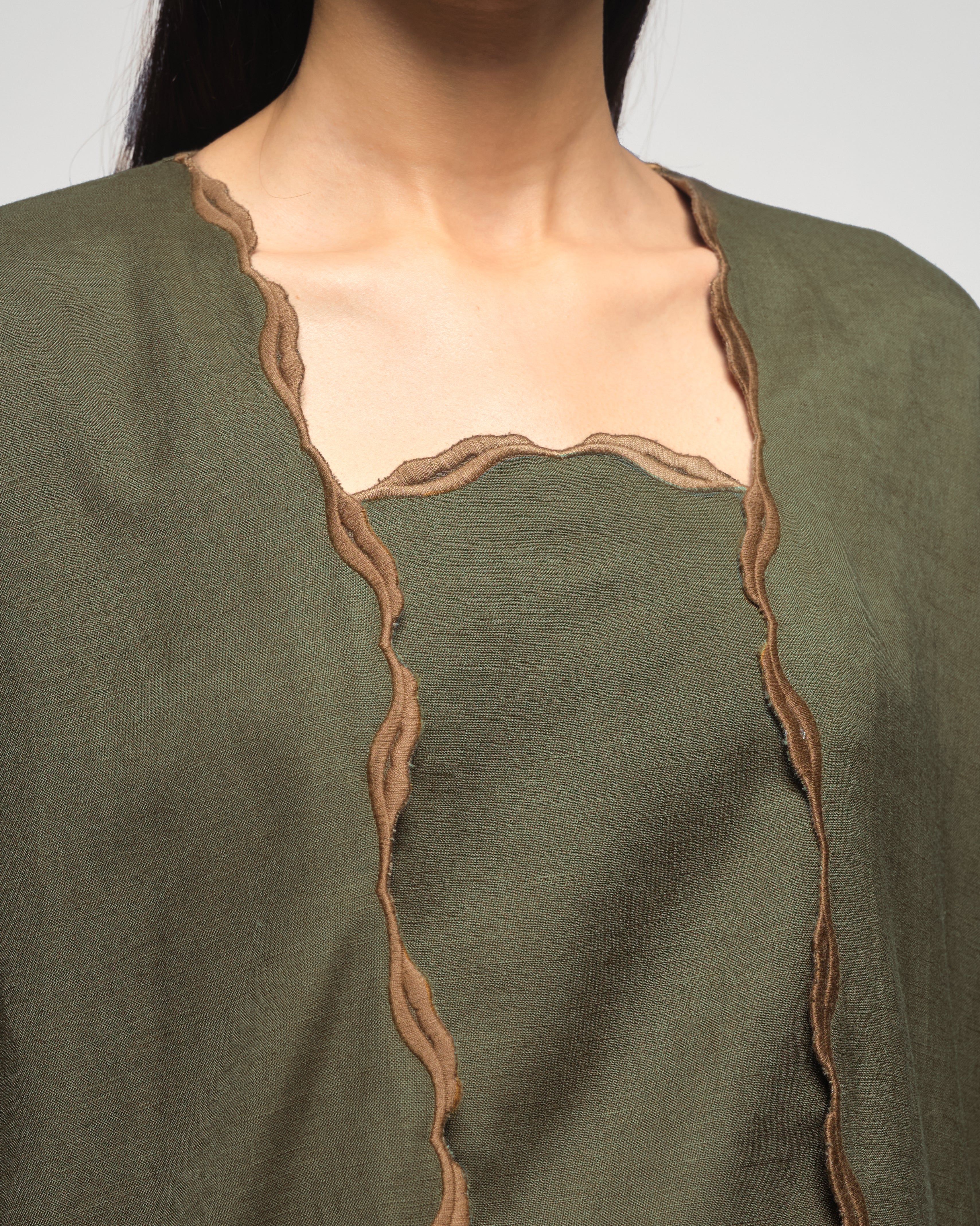 Women: Mekar Linen Loose Kebaya (Bark Olive) - Image 6