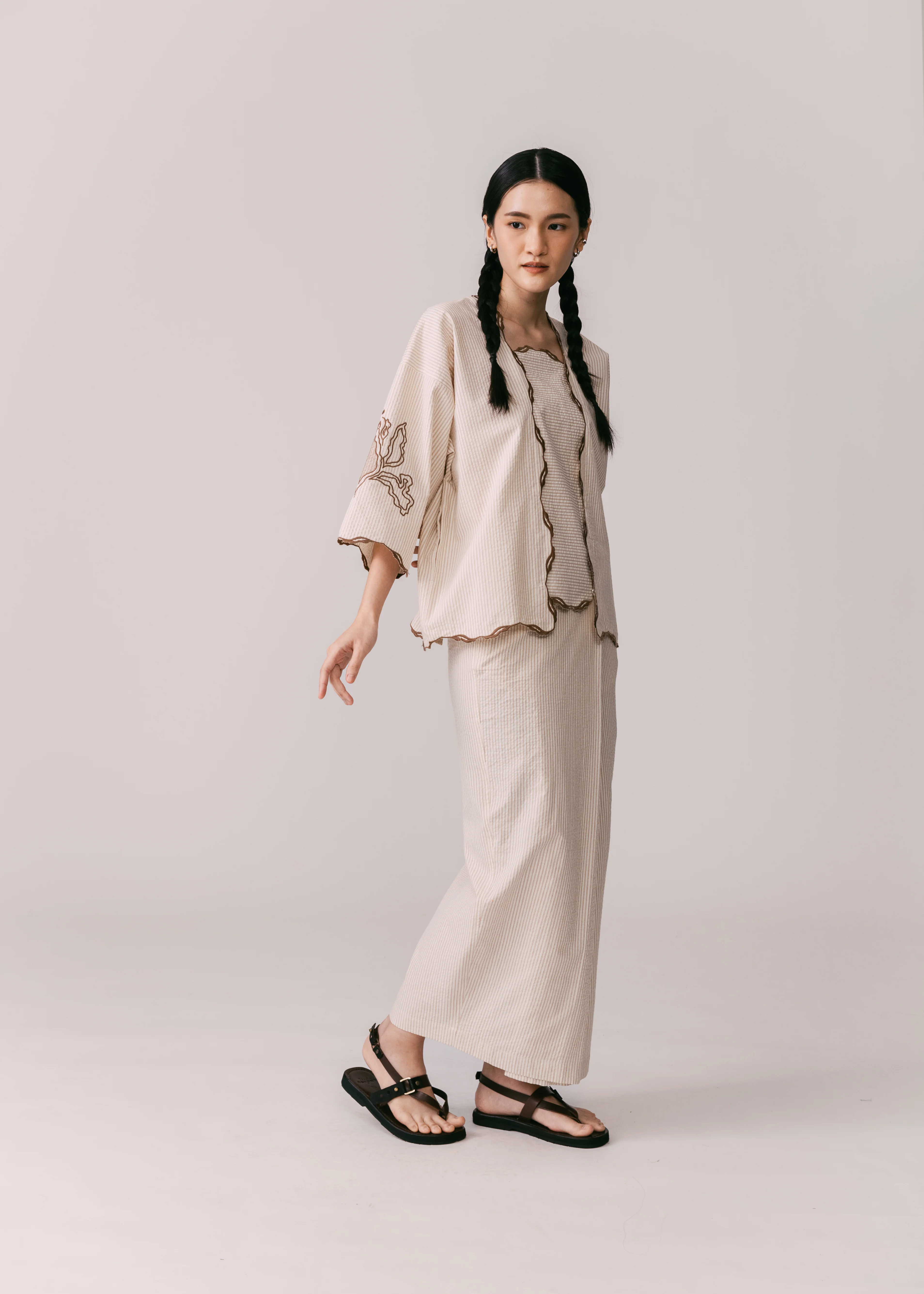 Women: Mekar Loose Kebaya (Brown Stripe) - Image 4