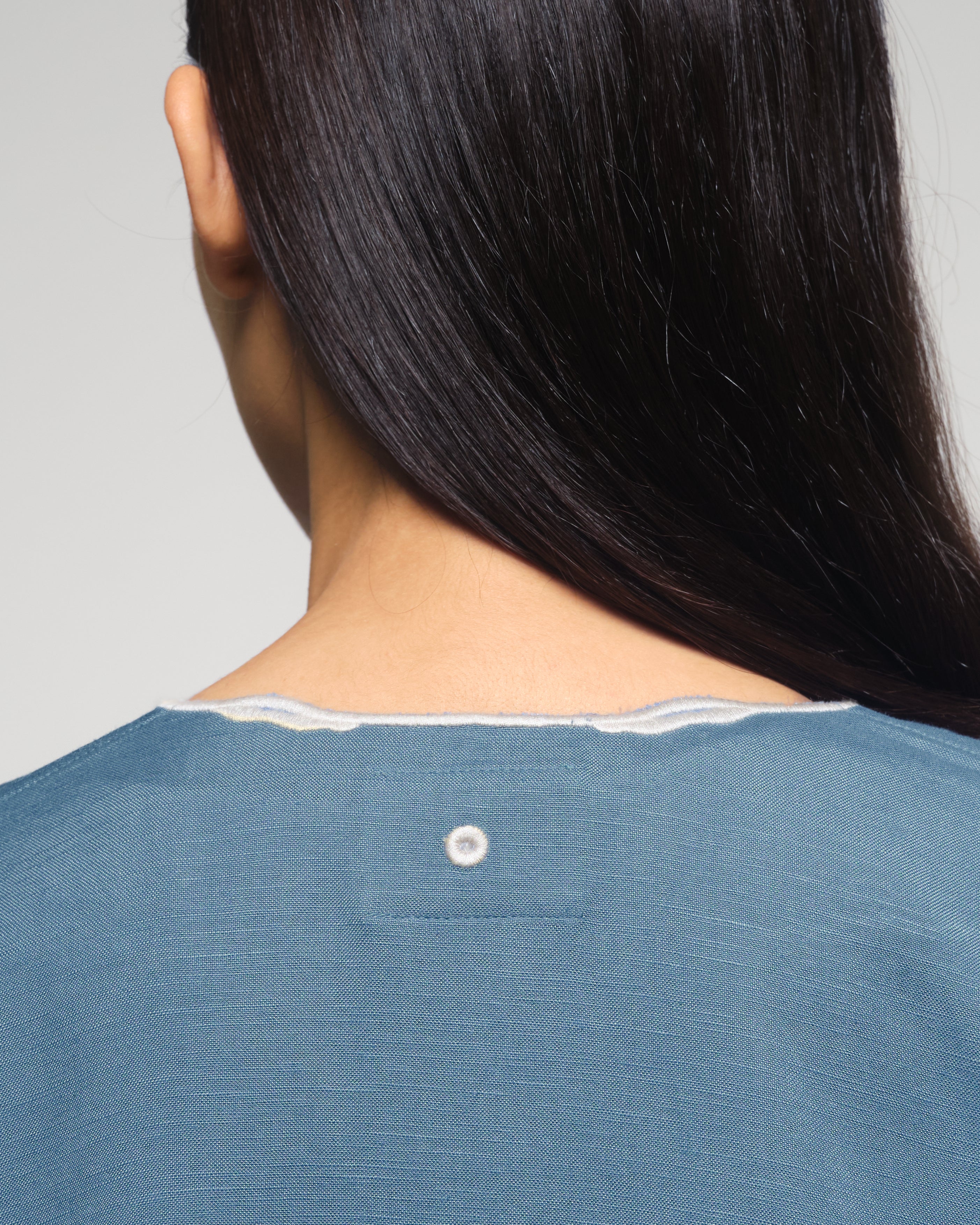 Women: Mekar Linen Loose Kebaya (Glacier Blue) - Image 8