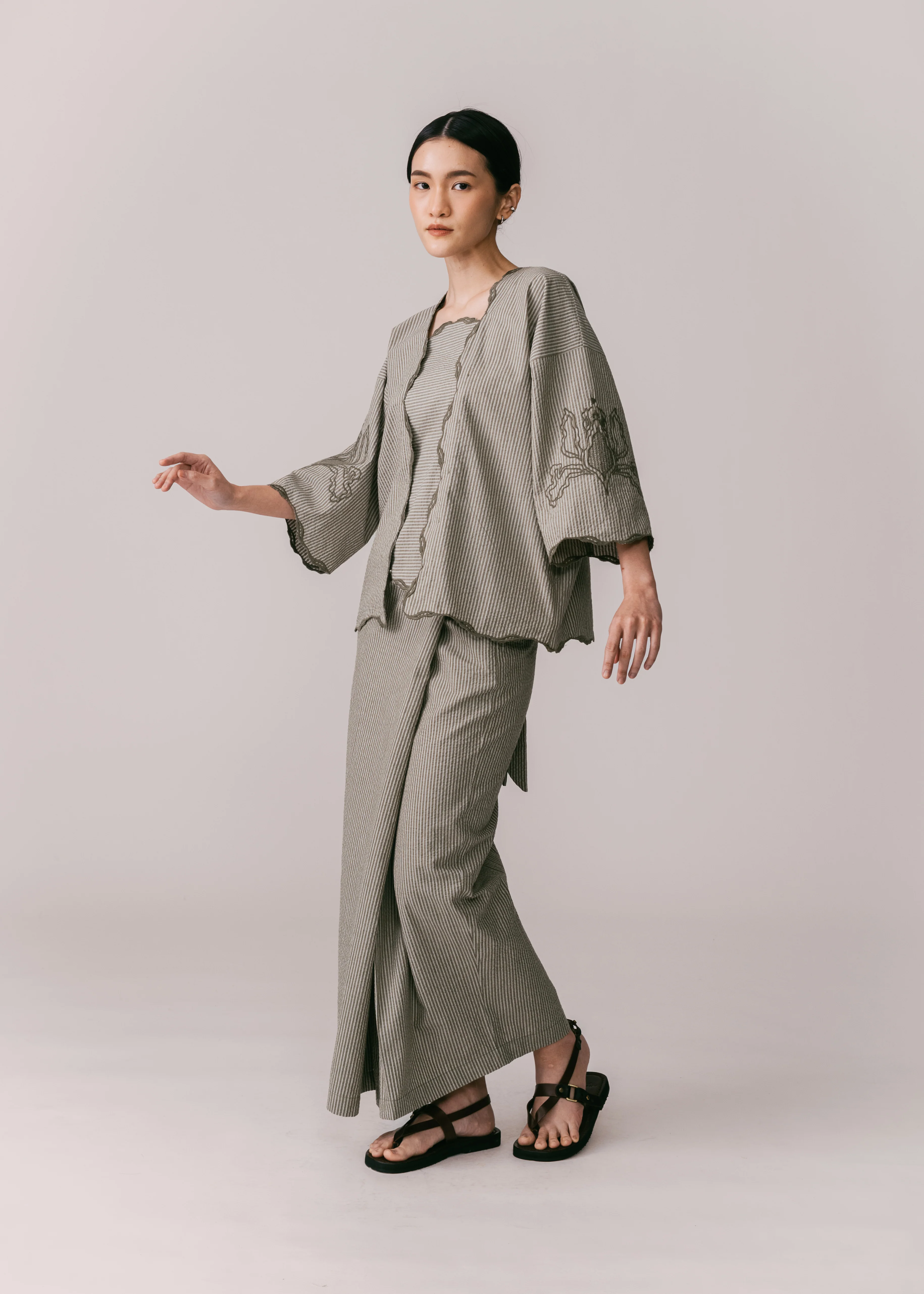 Women: Mekar Loose Kebaya (Olive Stripe) - Image 3