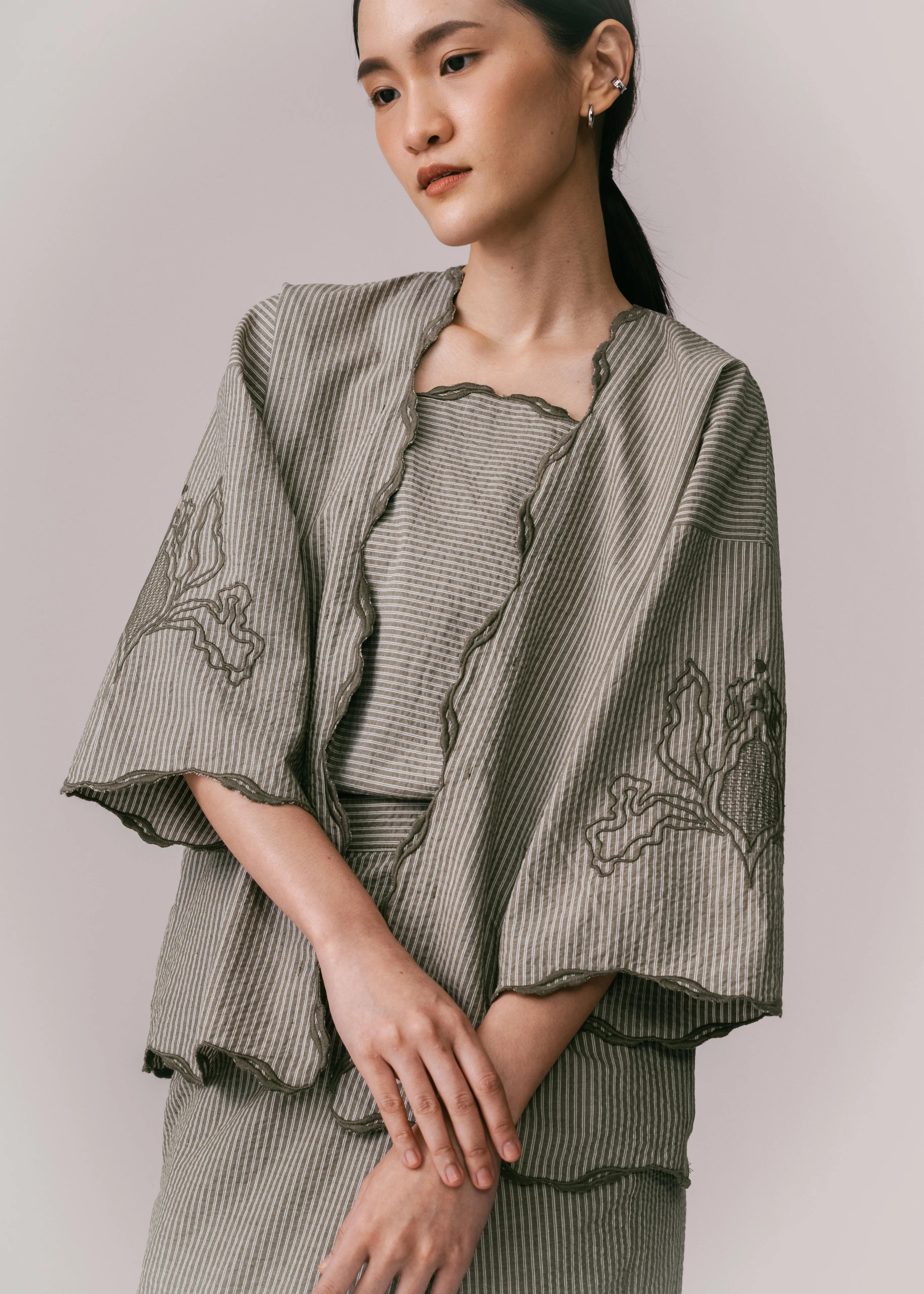 Women: Mekar Loose Kebaya (Olive Stripe) - Image 8