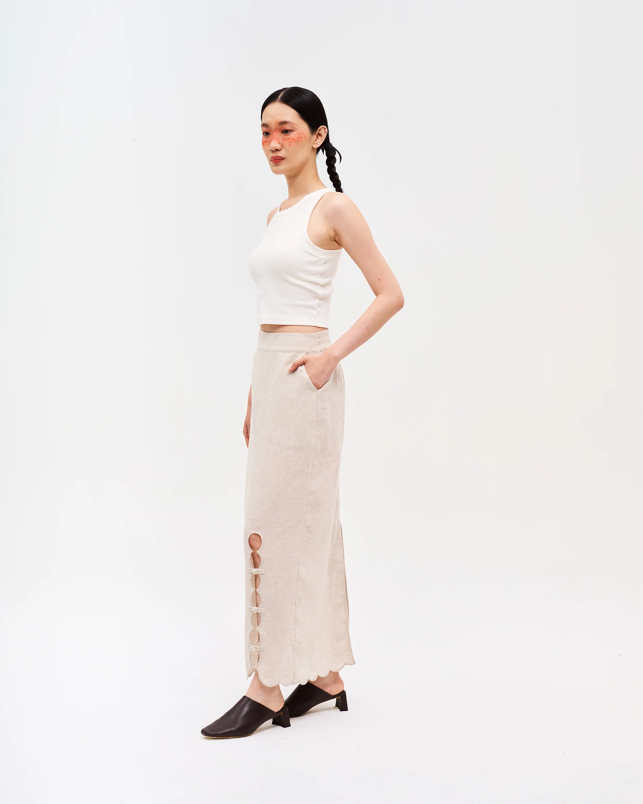 Women: Mooncake Pencil Skirt (Lotus Seed) - Image 4