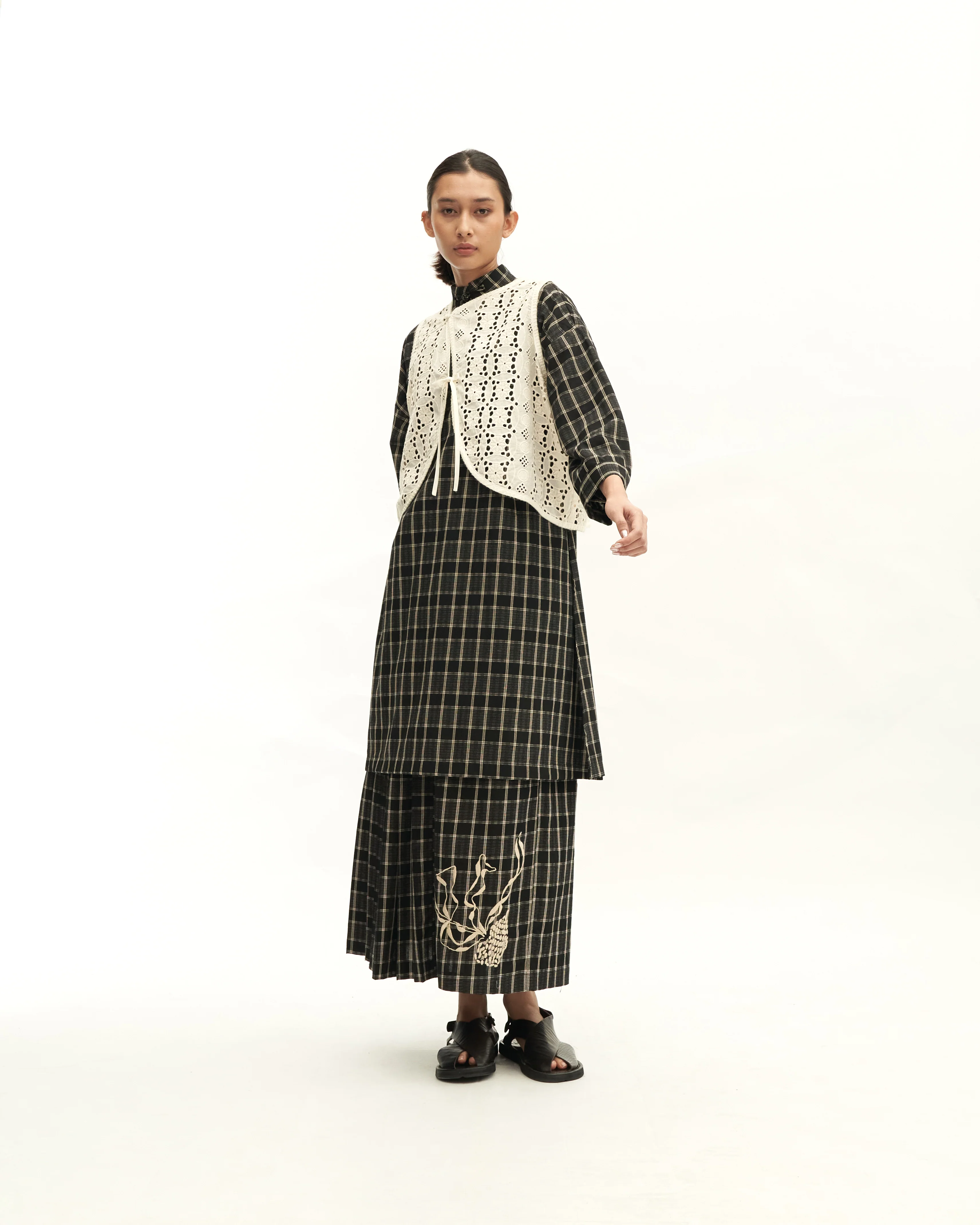 Women: Rasa Loose Kurung Top (Black Checks) - Image 10