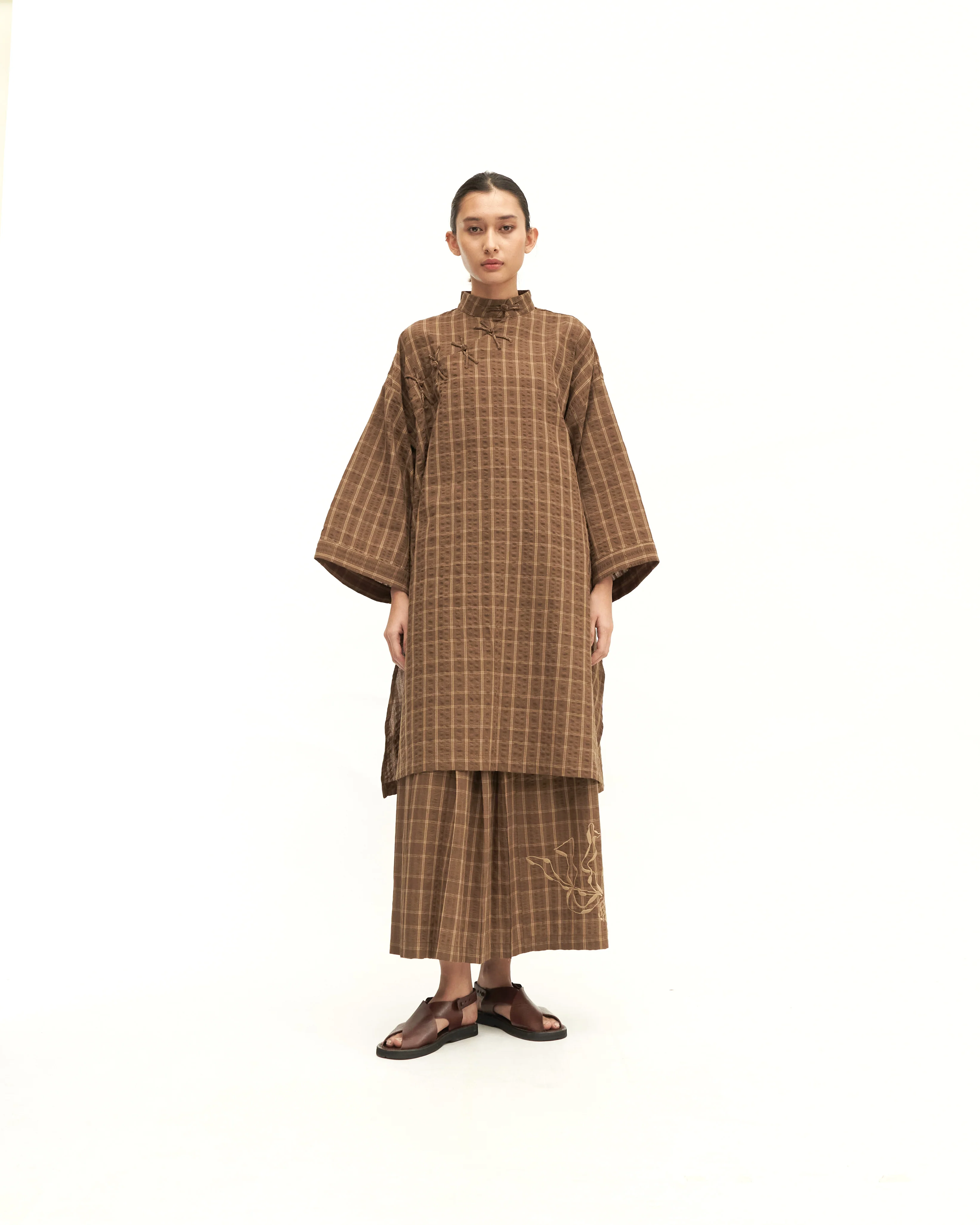 Women: Rasa Loose Kurung Top (Brown Checks) - Image 3