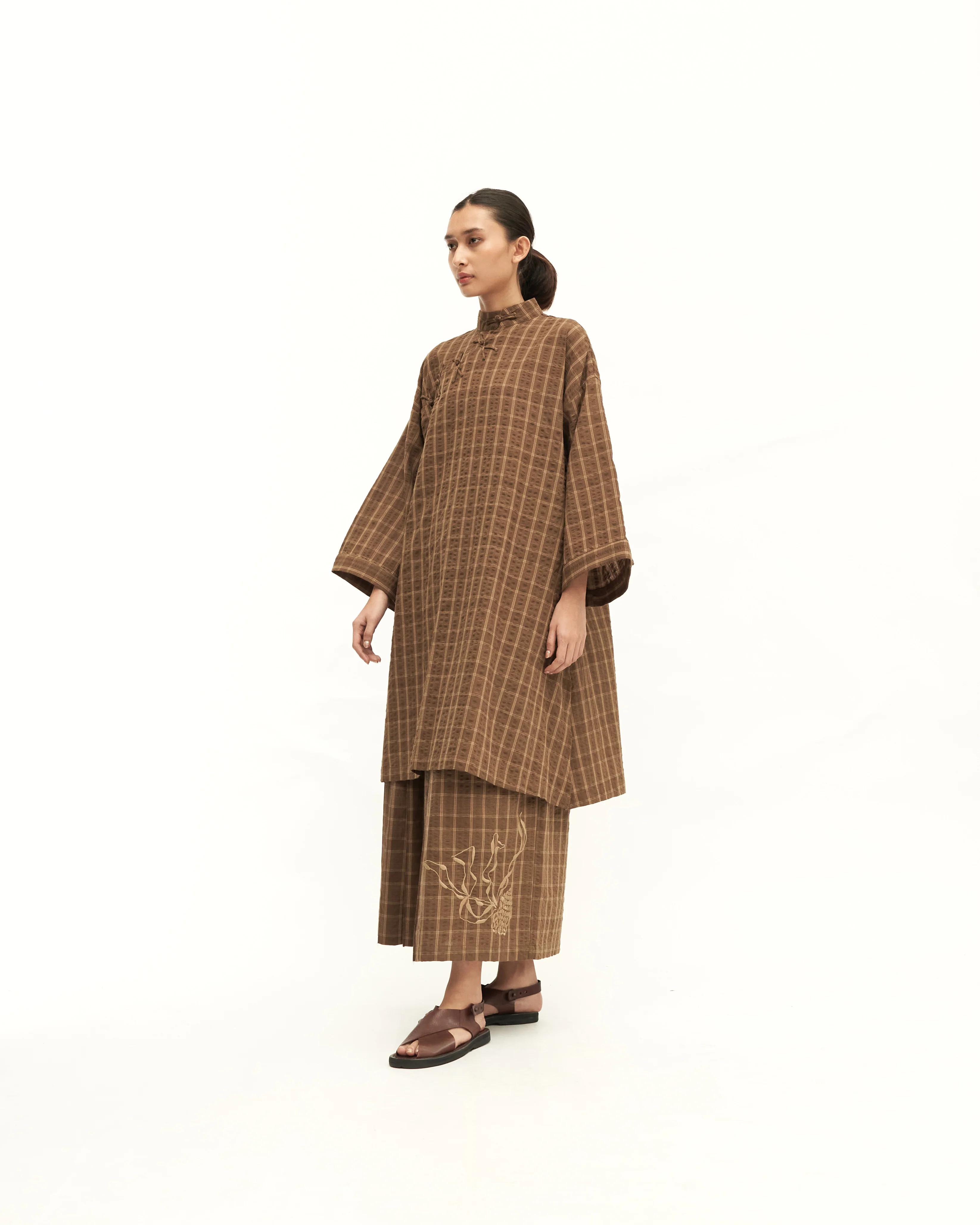 Women: Rasa Loose Kurung Top (Brown Checks) - Image 5