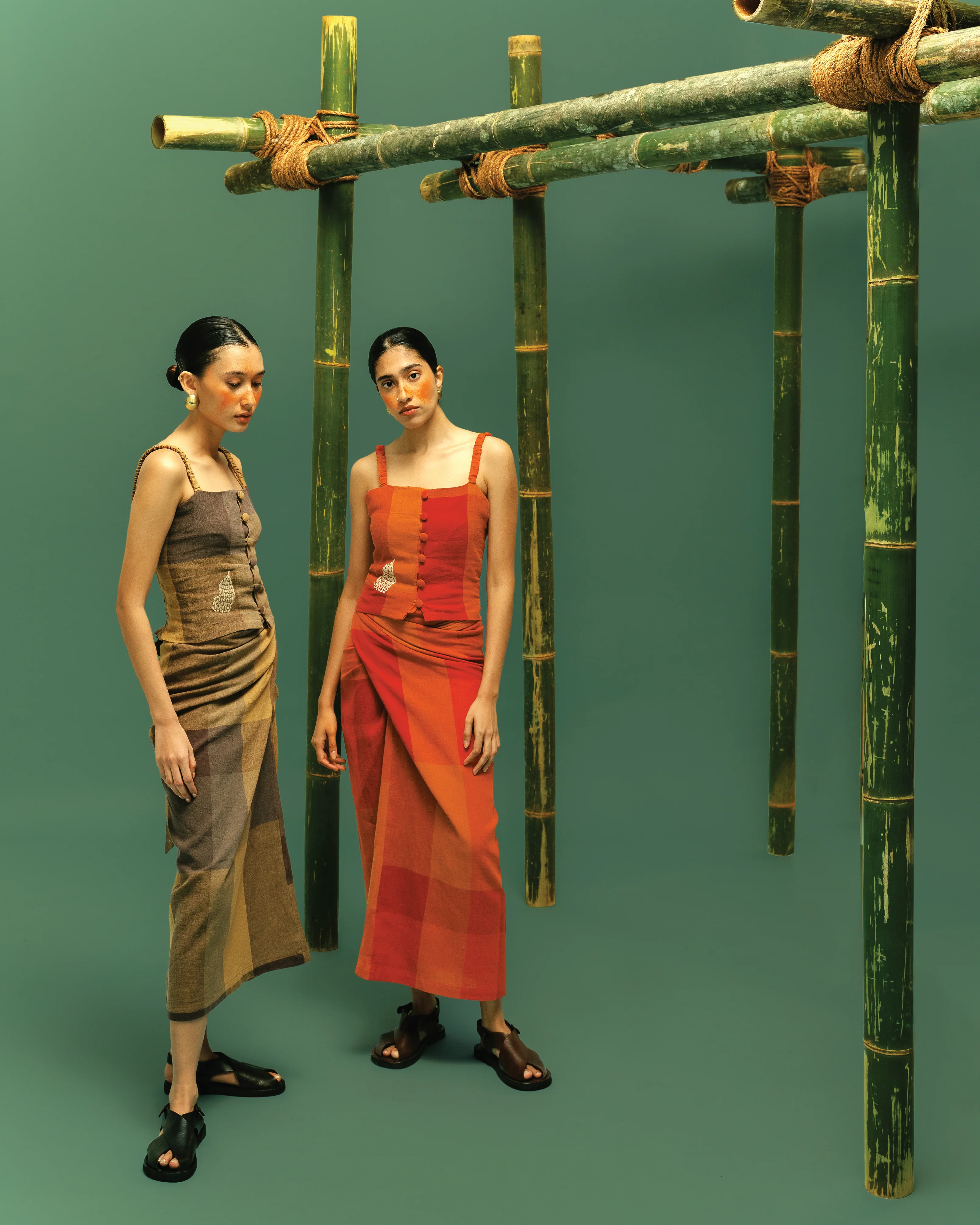 Women: Senja Knot Skirt (Plaid Olive) - Image 9