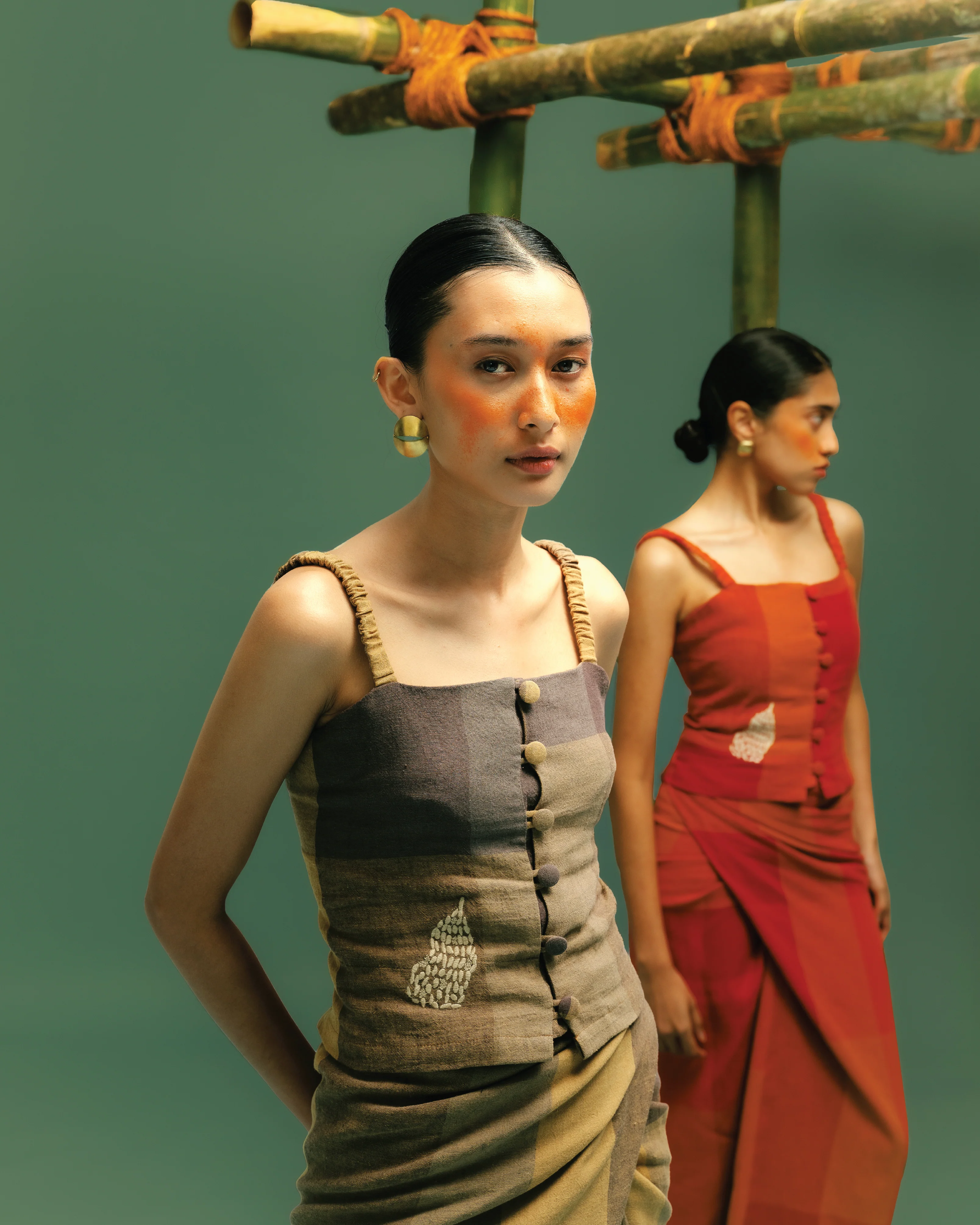 Women: Senja Smocked Top (Plaid Olive) - Image 9