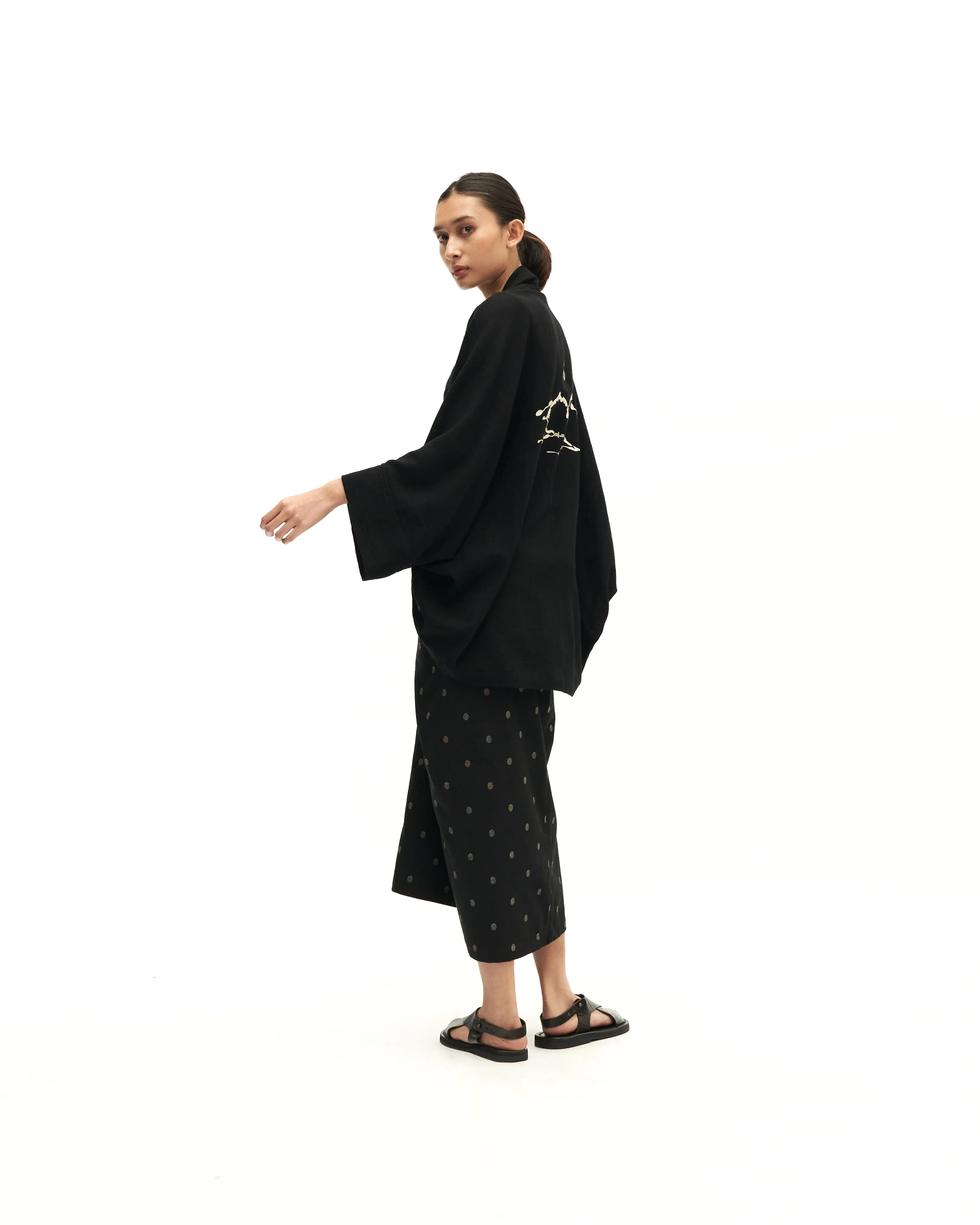 Women: Serikat Loose Outer (Black) - Image 5
