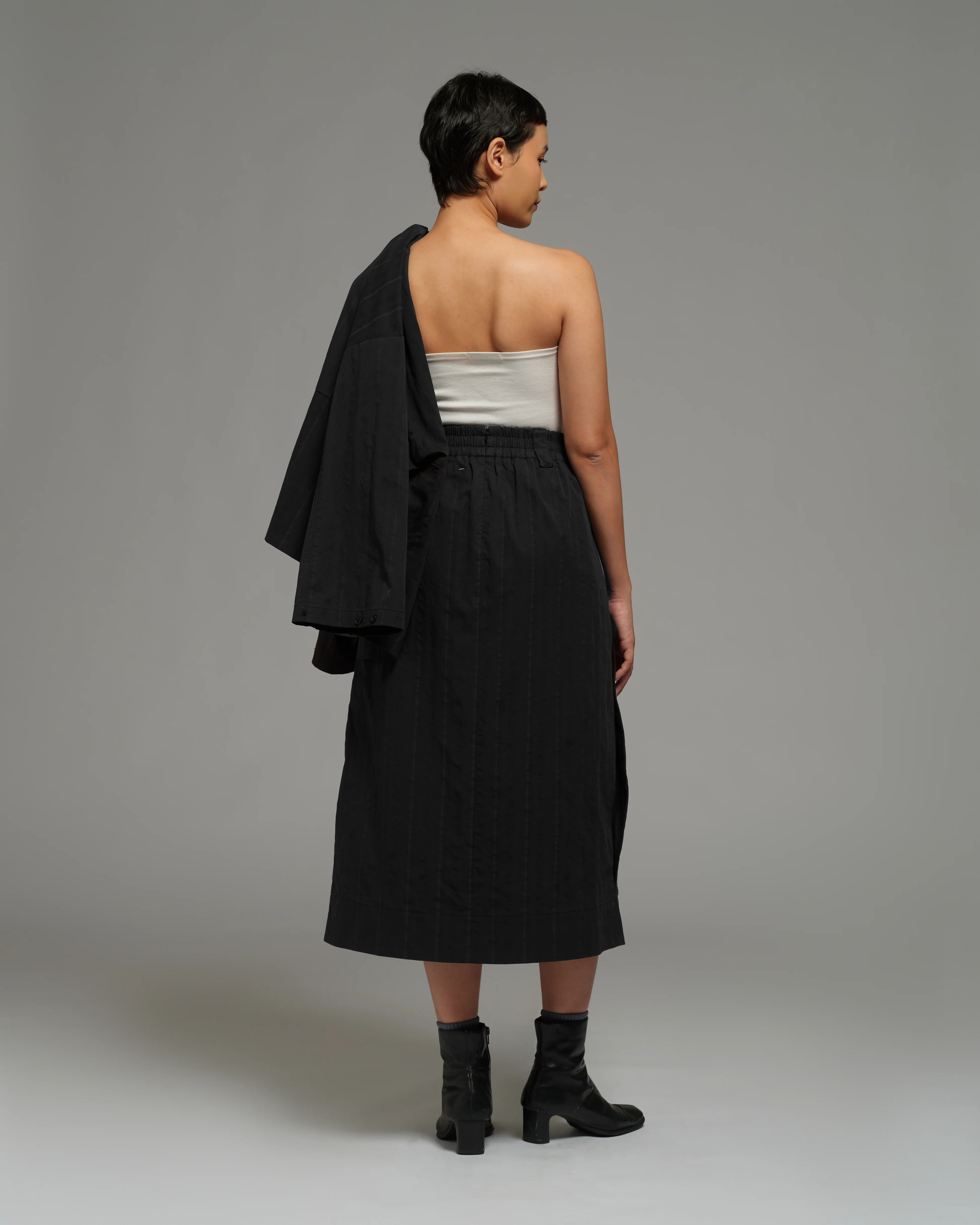 Women: Side Pleated Skirt (Black) - Image 7