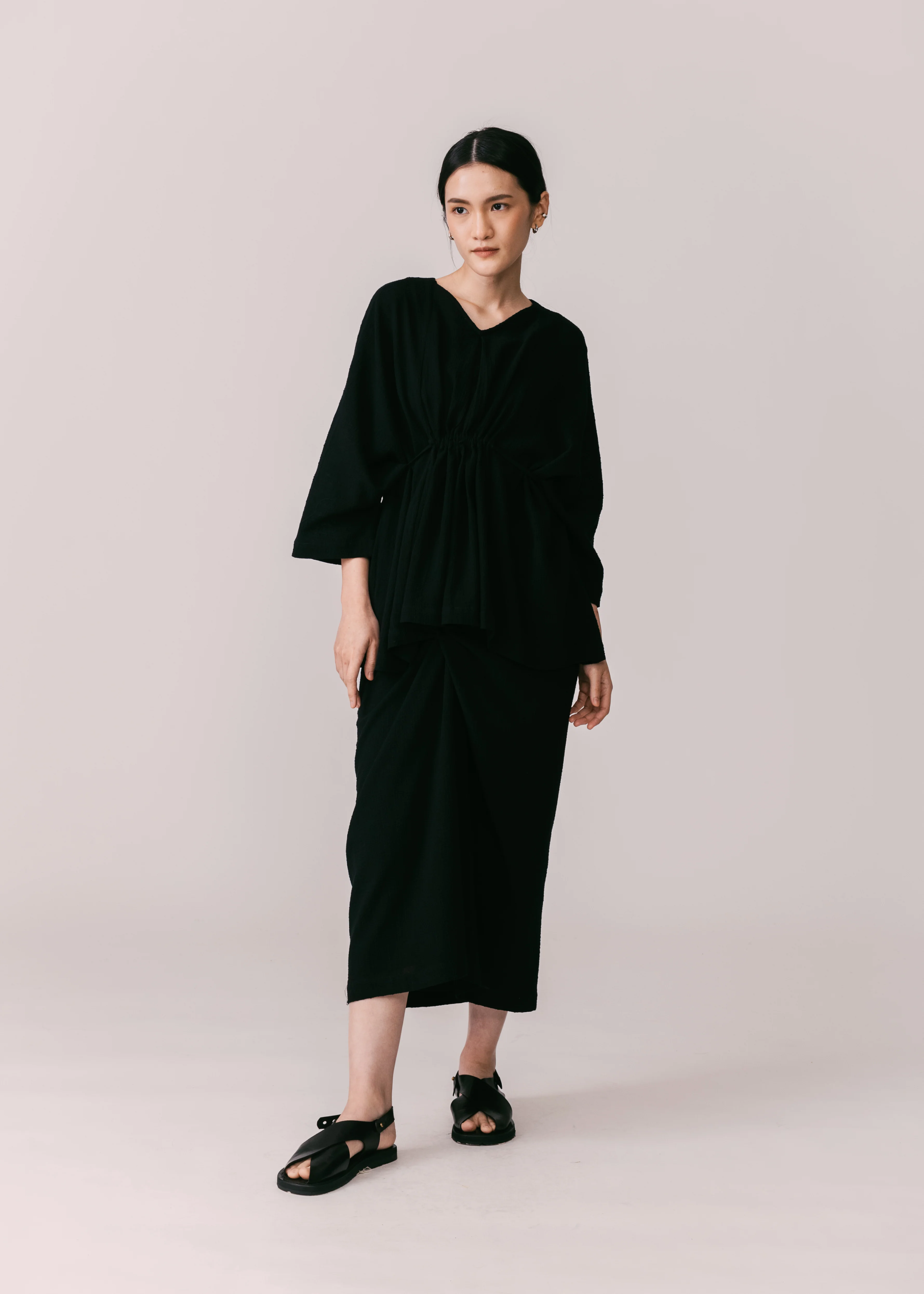 Women: Sirat Knot Sarung (Black) - Image 7