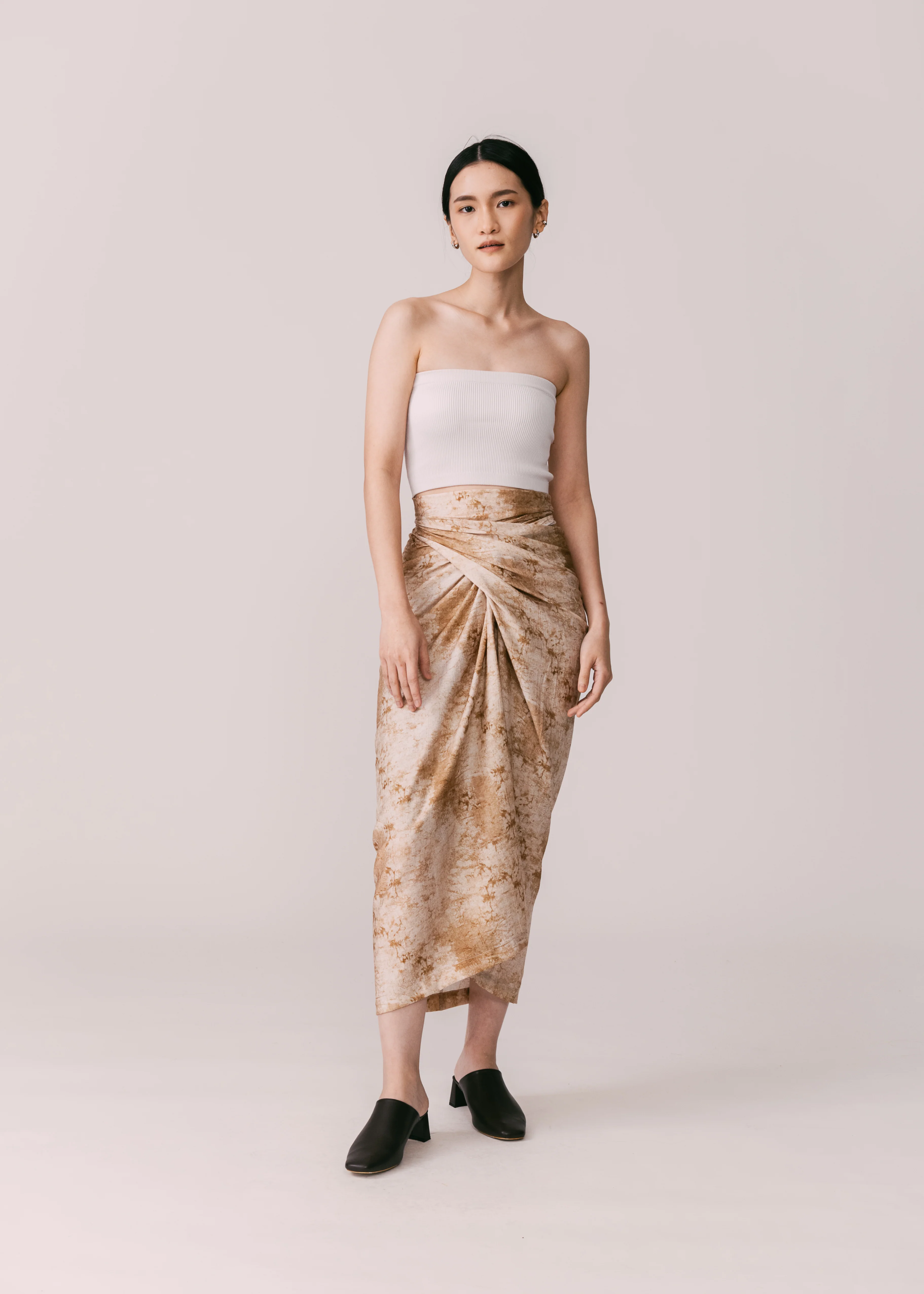 Women: Sirat Knot Sarung (Brown Dye)