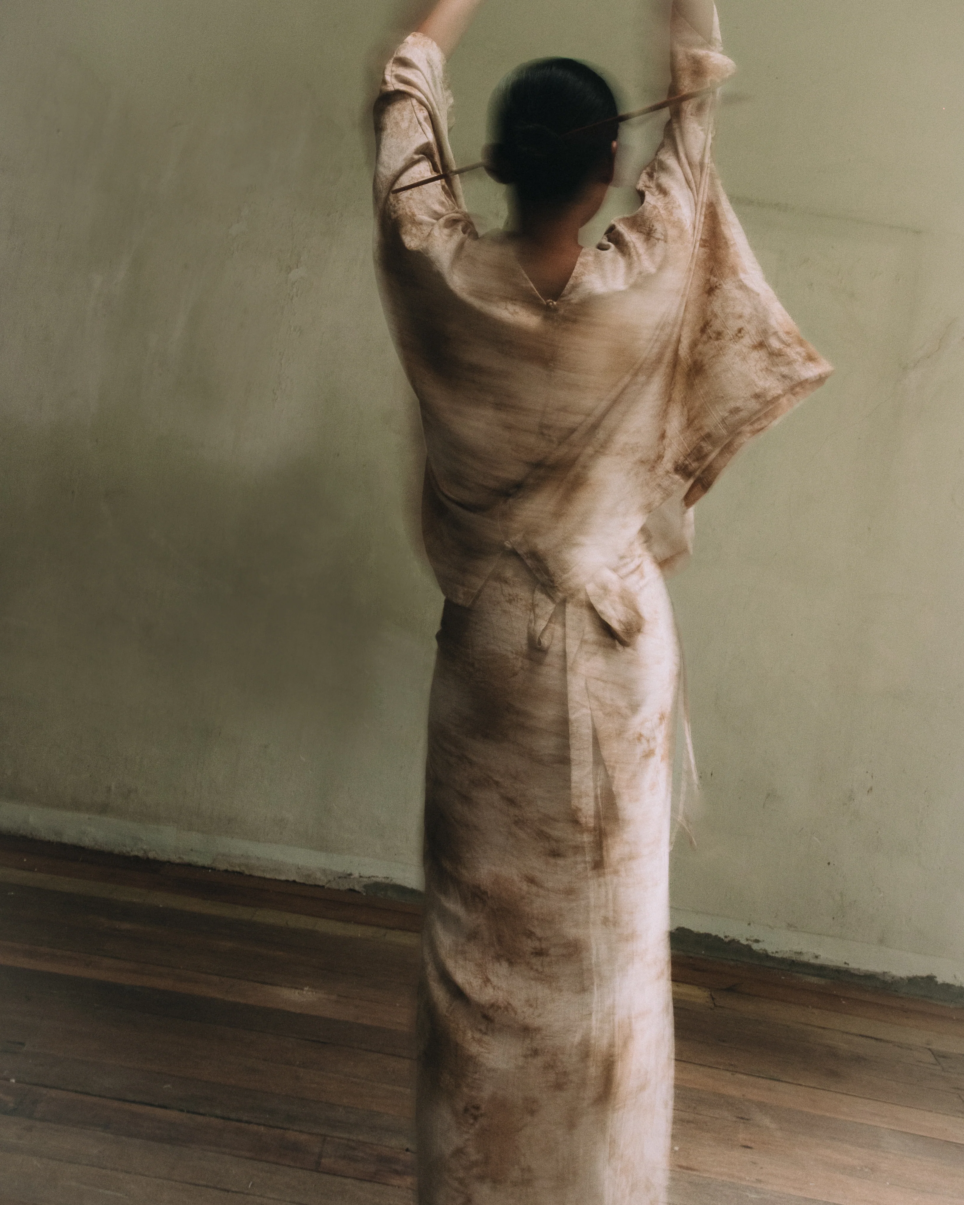Women: Sirat Knot Sarung (Brown Dye) - Image 9