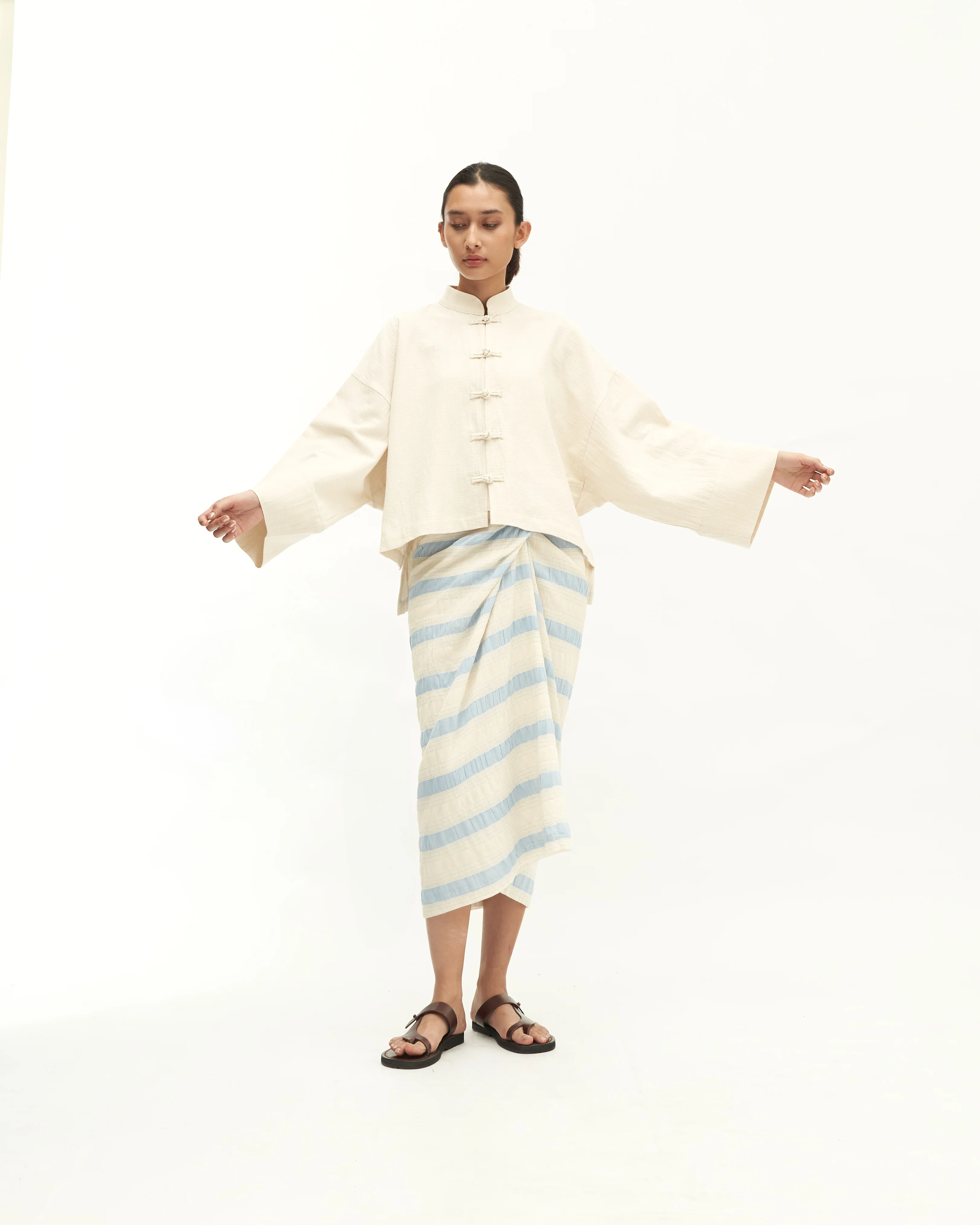 Women: Sulam Boxy Top (Blue) - Image 3