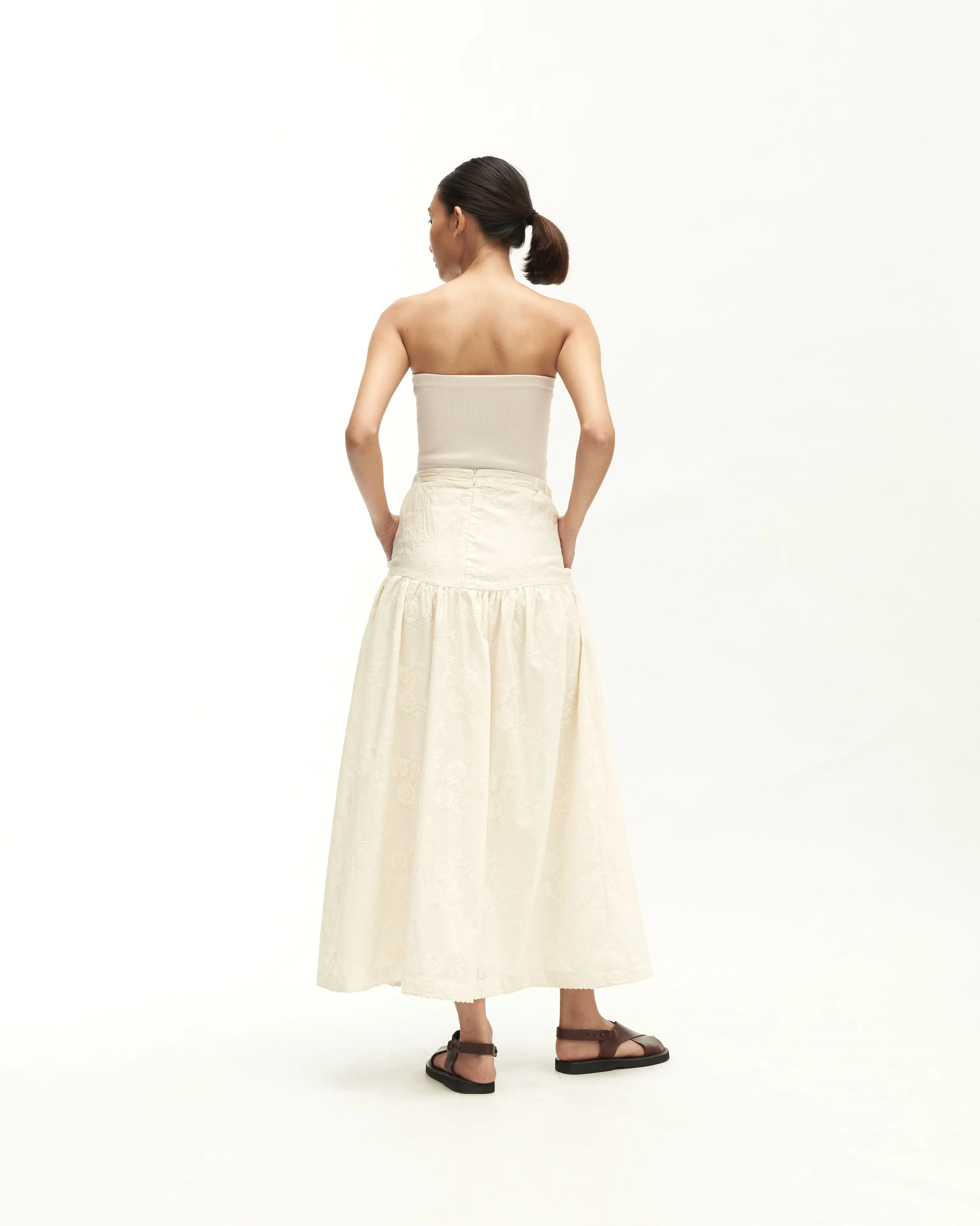 Women: Suria Gathered Skirt (White Embroidered) - Image 4