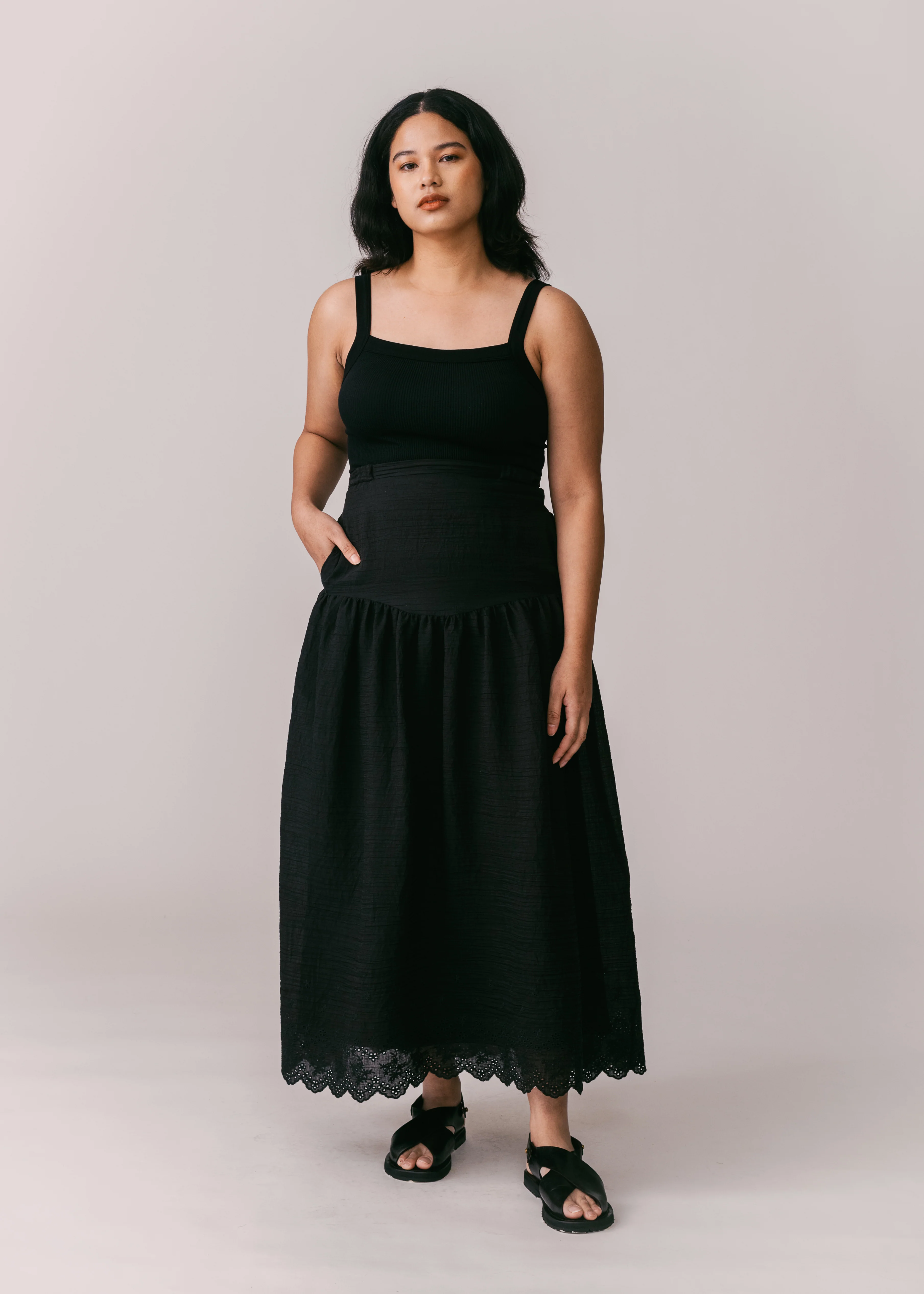 Women: Terbit Gathered Sarung (Black) - Image 6