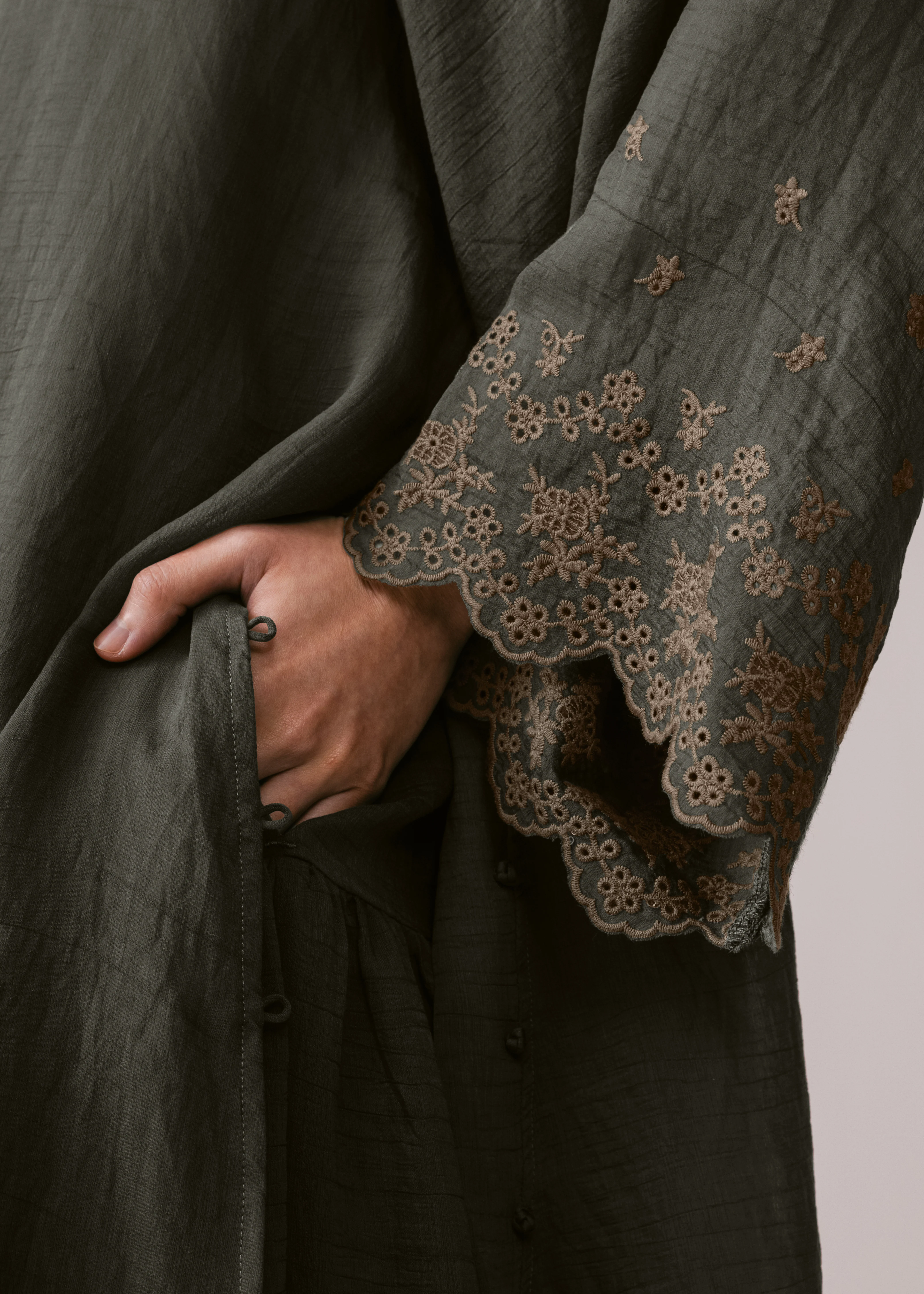 Women: Terbit Loose Kurung Top (Olive) - Image 3
