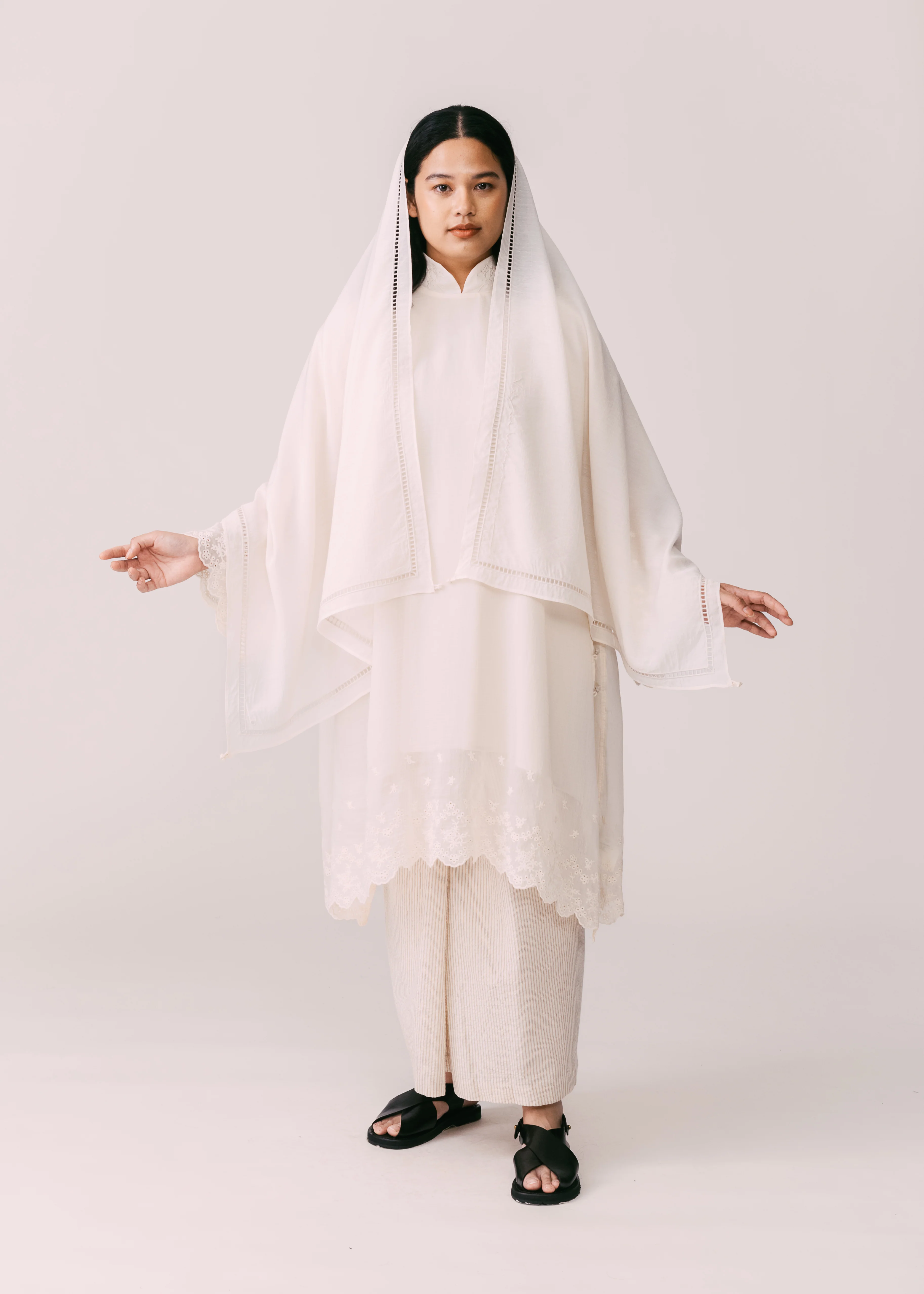 Women: Terus Selendang (Off White) - Image 5