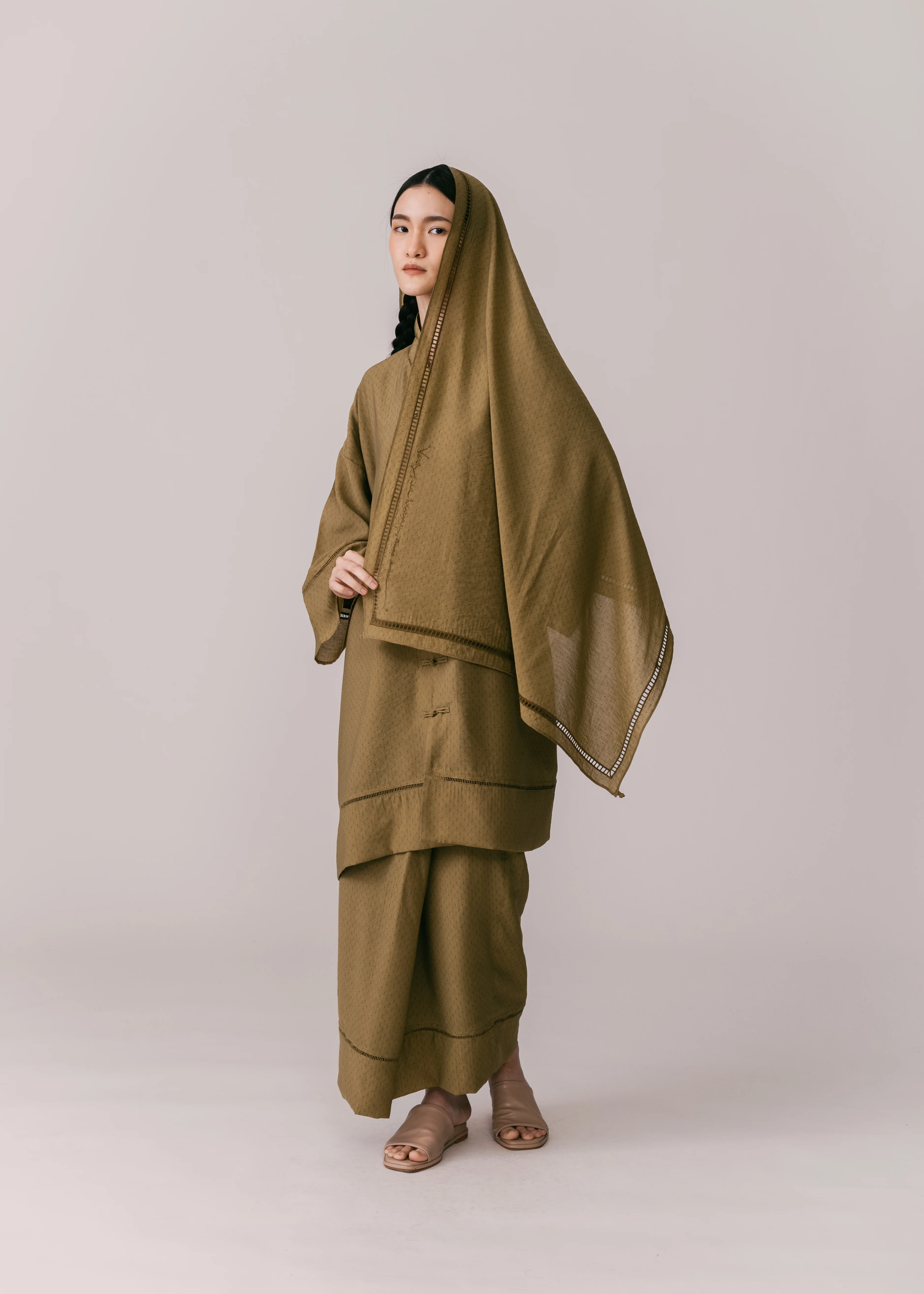 Women: Terus Selendang (Olive) - Image 3