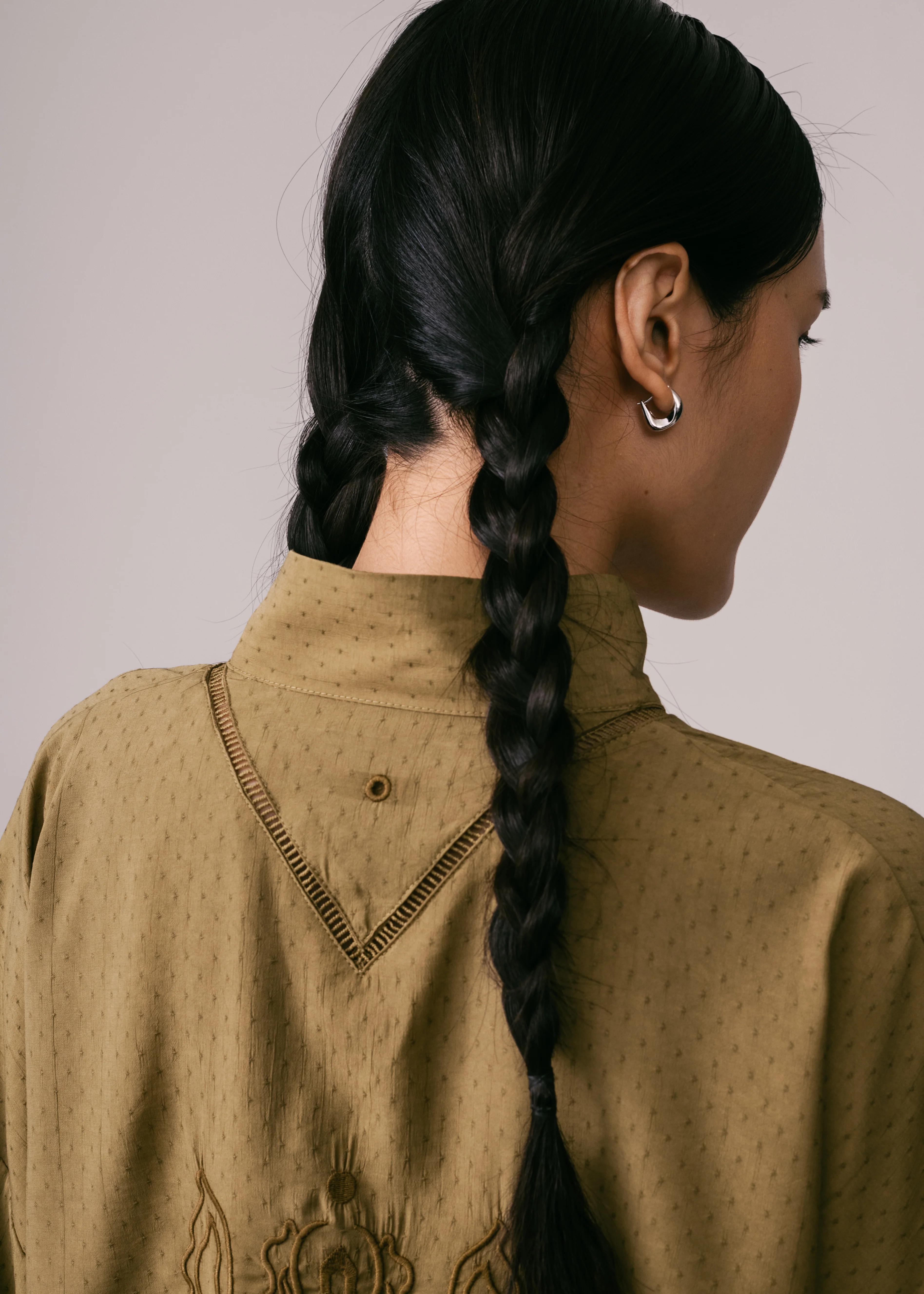 Women: Tumboh Loose Kebarung (Olive) - Image 6