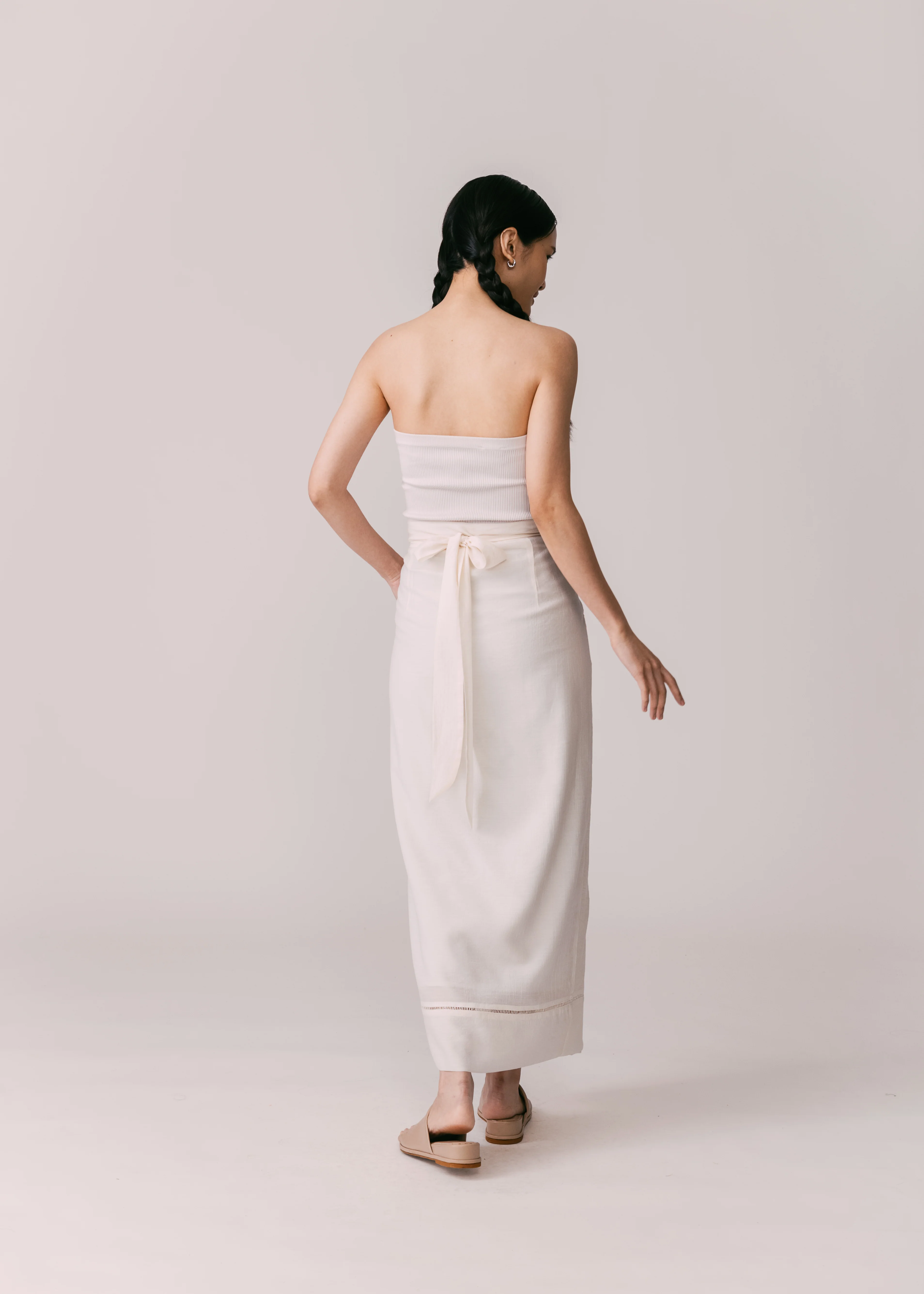 Women: Tumboh Wrapped Sarung (Off White) - Image 3