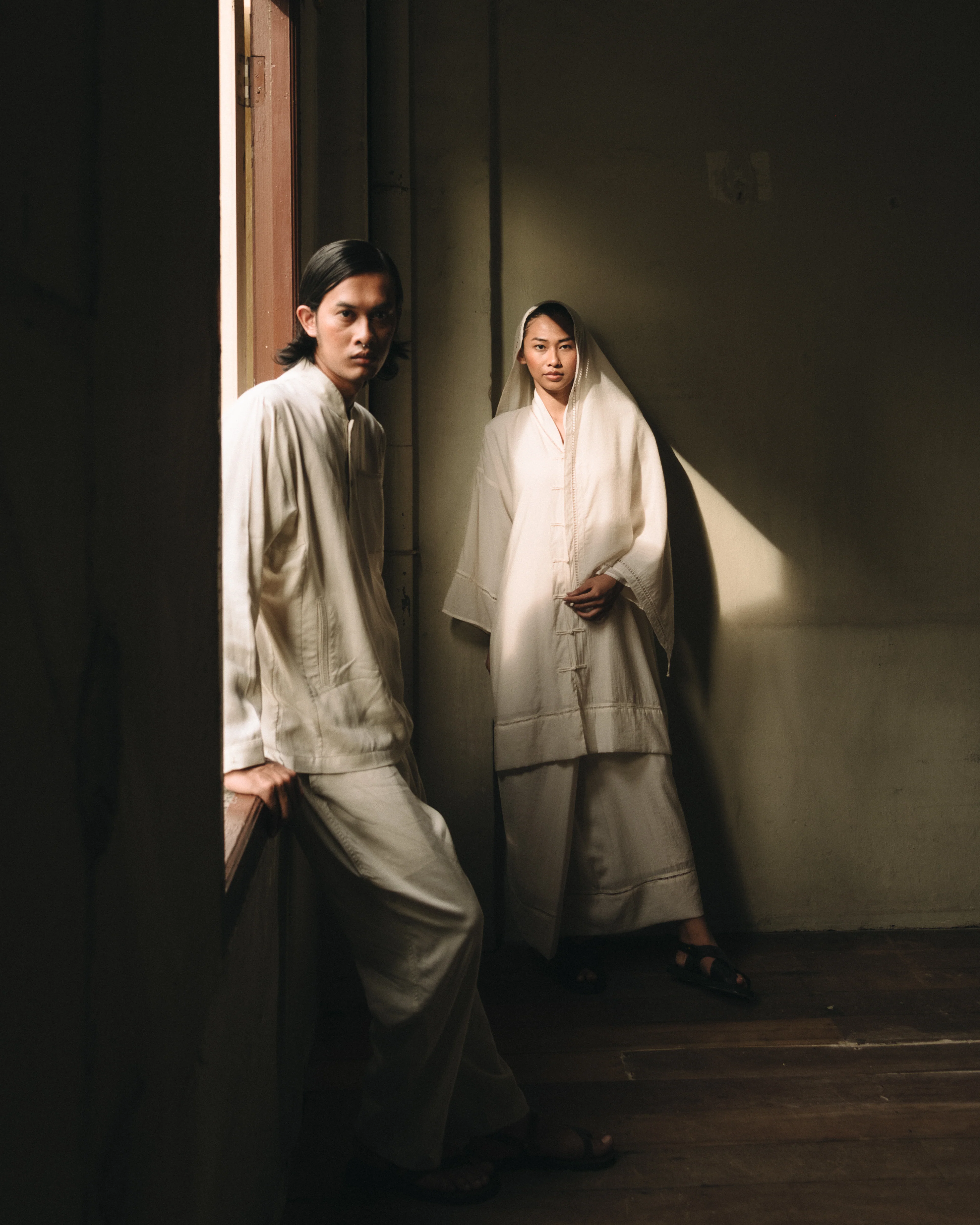 Women: Tumboh Wrapped Sarung (Off White) - Image 7